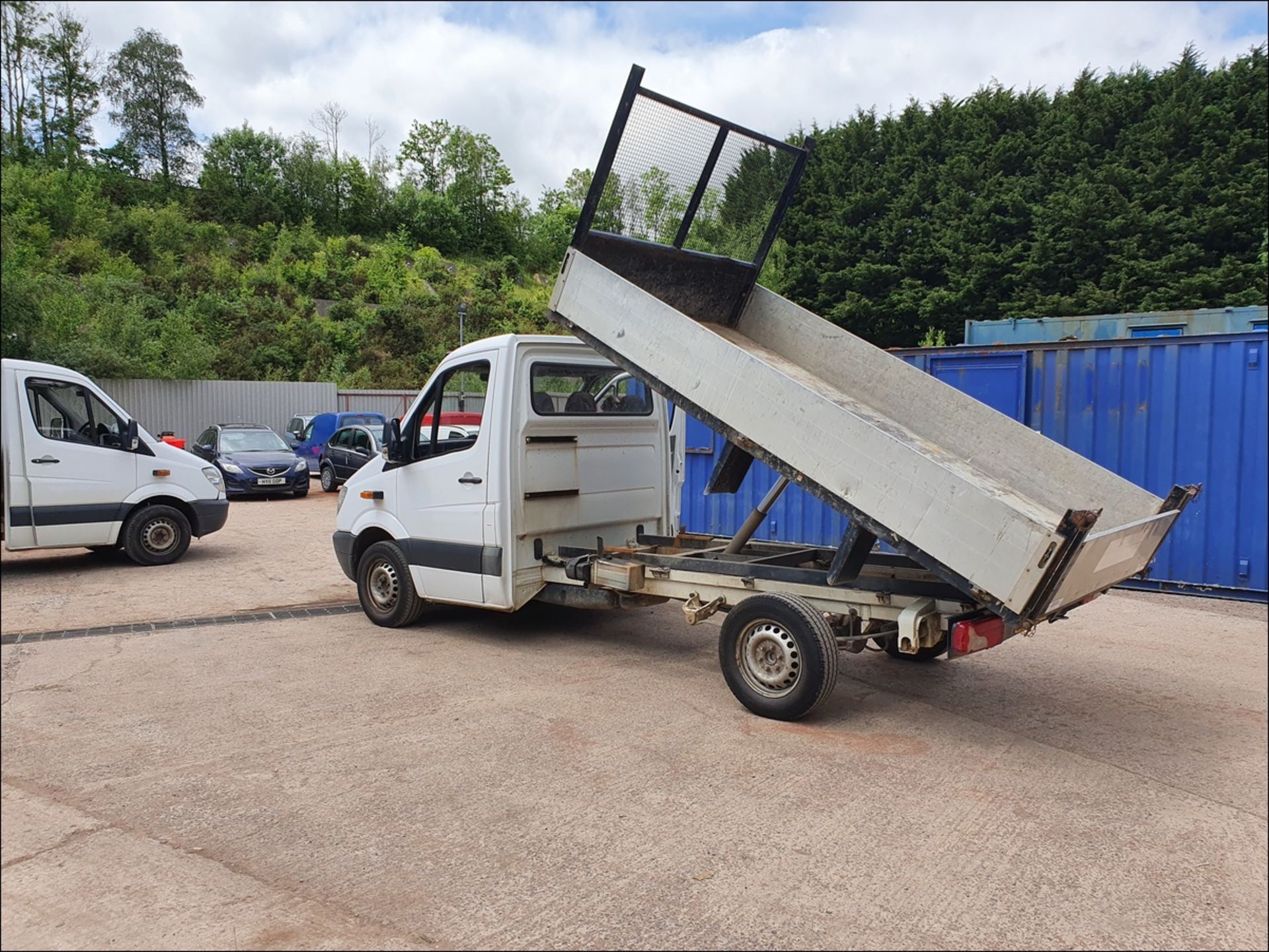 13/63 MERCEDES-BENZ SPRINTER 313 CDI - 2143cc 2dr Tipper (White, 169k) - Image 5 of 9