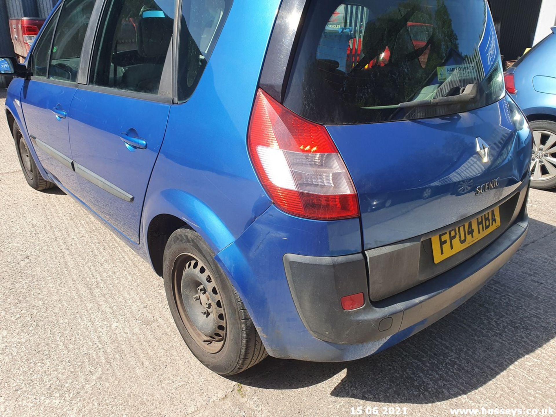 04/04 RENAULT SCENIC - 1598cc 5dr Estate (Blue) - Image 10 of 19