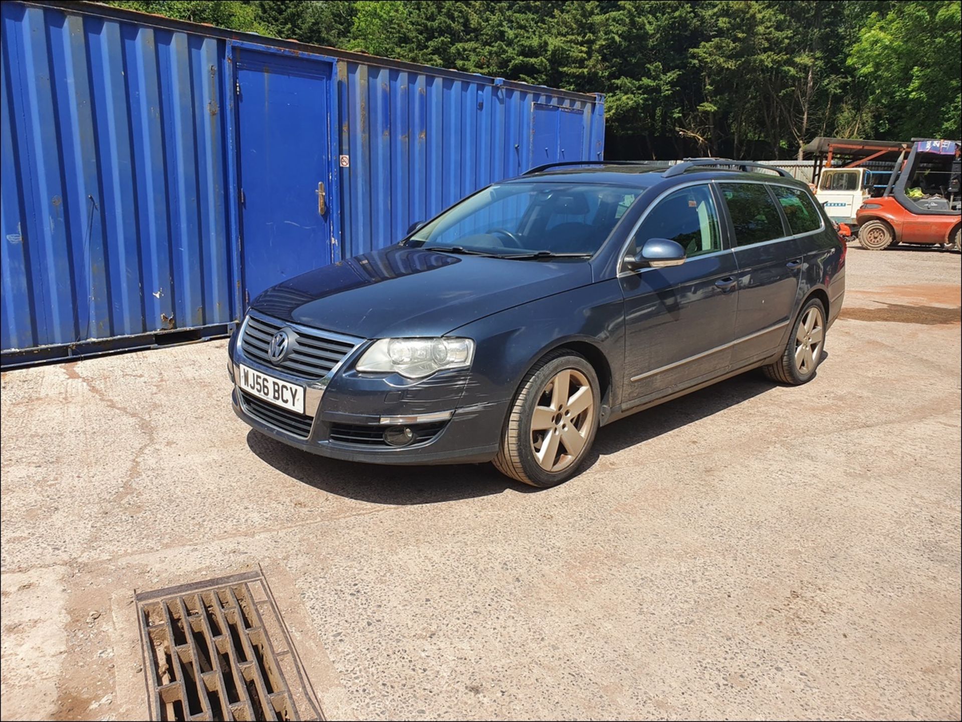 06/56 VOLKSWAGEN PASSAT SPORT TDI - 1968cc 5dr Estate (Blue, 154k) - Image 2 of 14