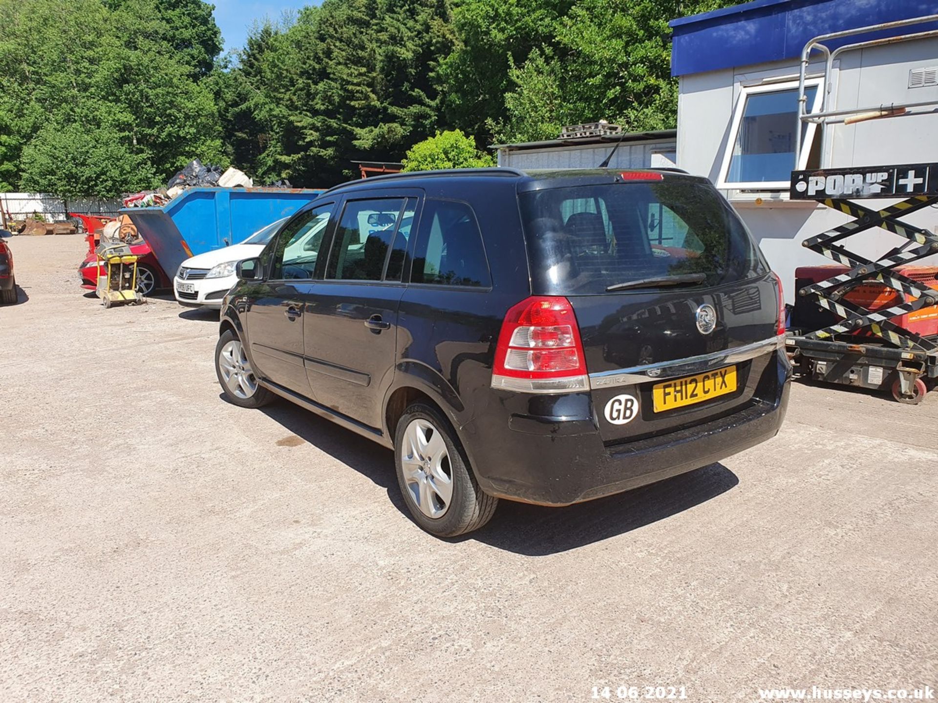 12/12 VAUXHALL ZAFIRA EXCLUSIV - 1598cc 5dr MPV (Black) - Image 8 of 15