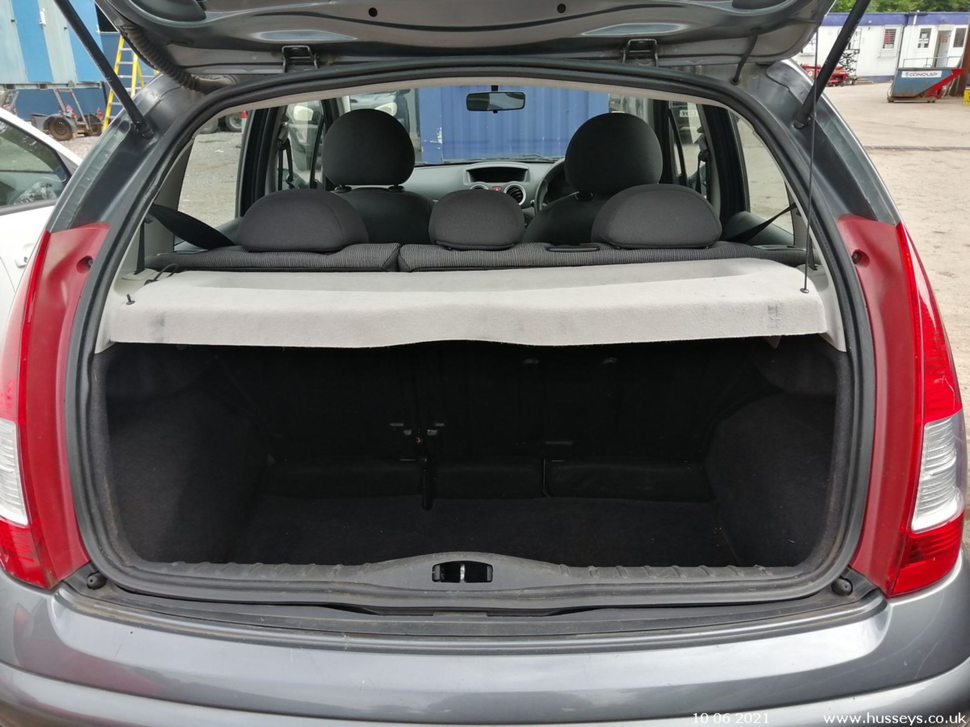 09/09 CITROEN C3 VTR - 1360cc 5dr Hatchback (Grey, 118k) - Image 8 of 11