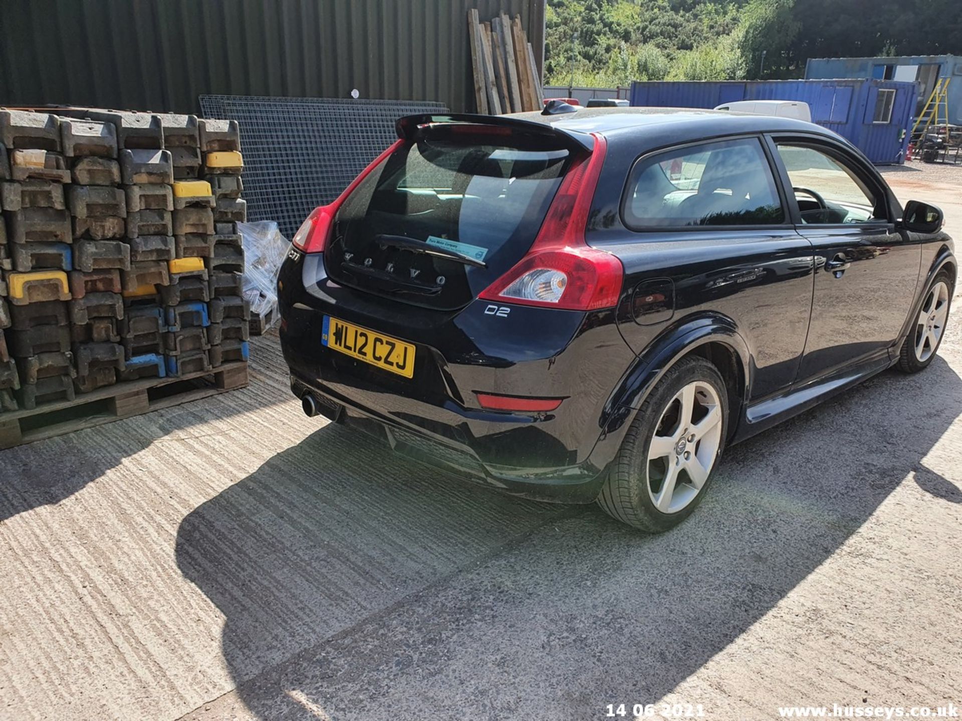 12/12 VOLVO C30 R-DESIGN D2 - 1560cc 3dr Hatchback (Black, 70k) - Image 5 of 12