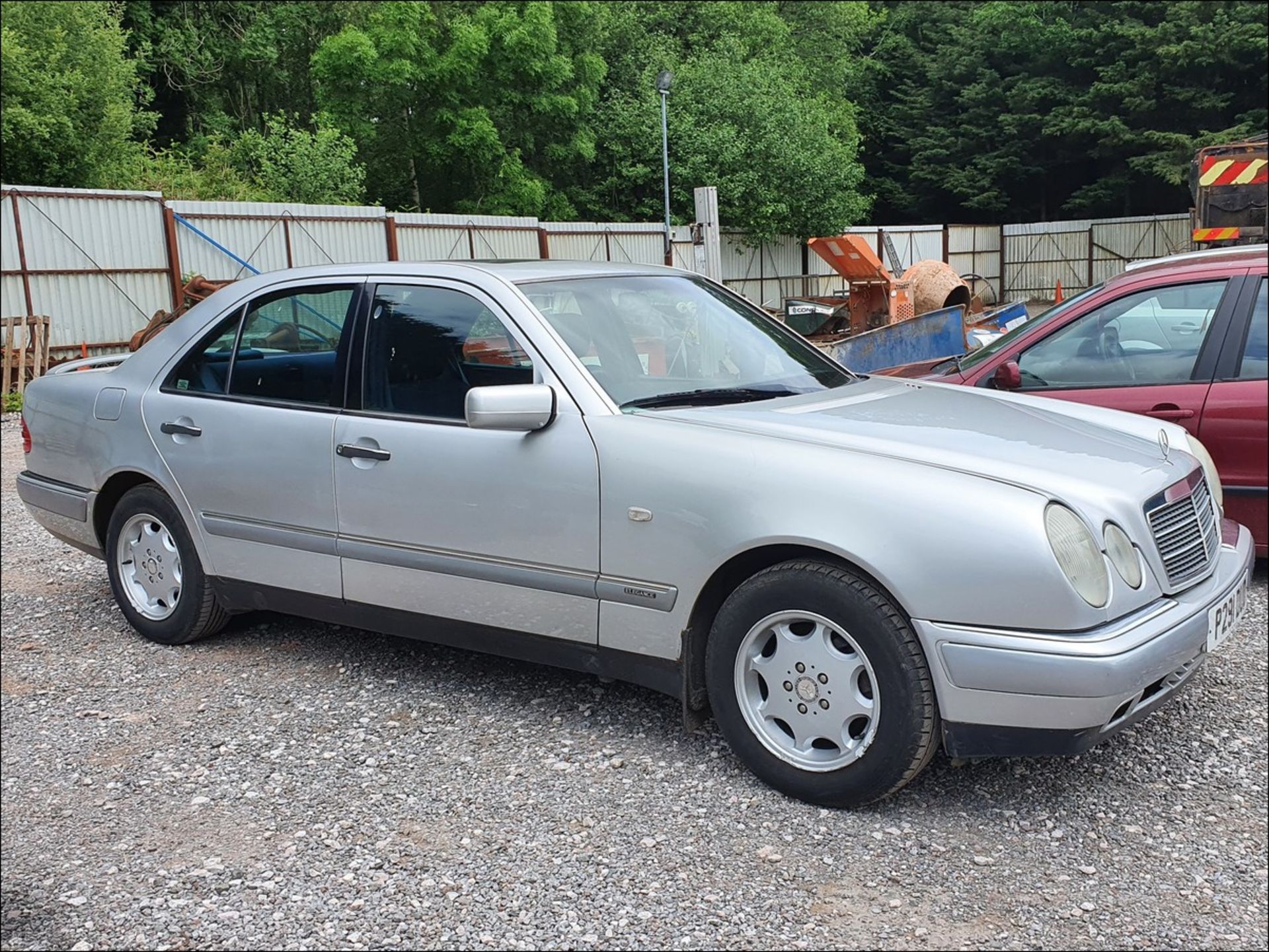 1996 MERCEDES E230 ELEGANCE A - 2295cc 4dr Saloon (Silver, 54k)