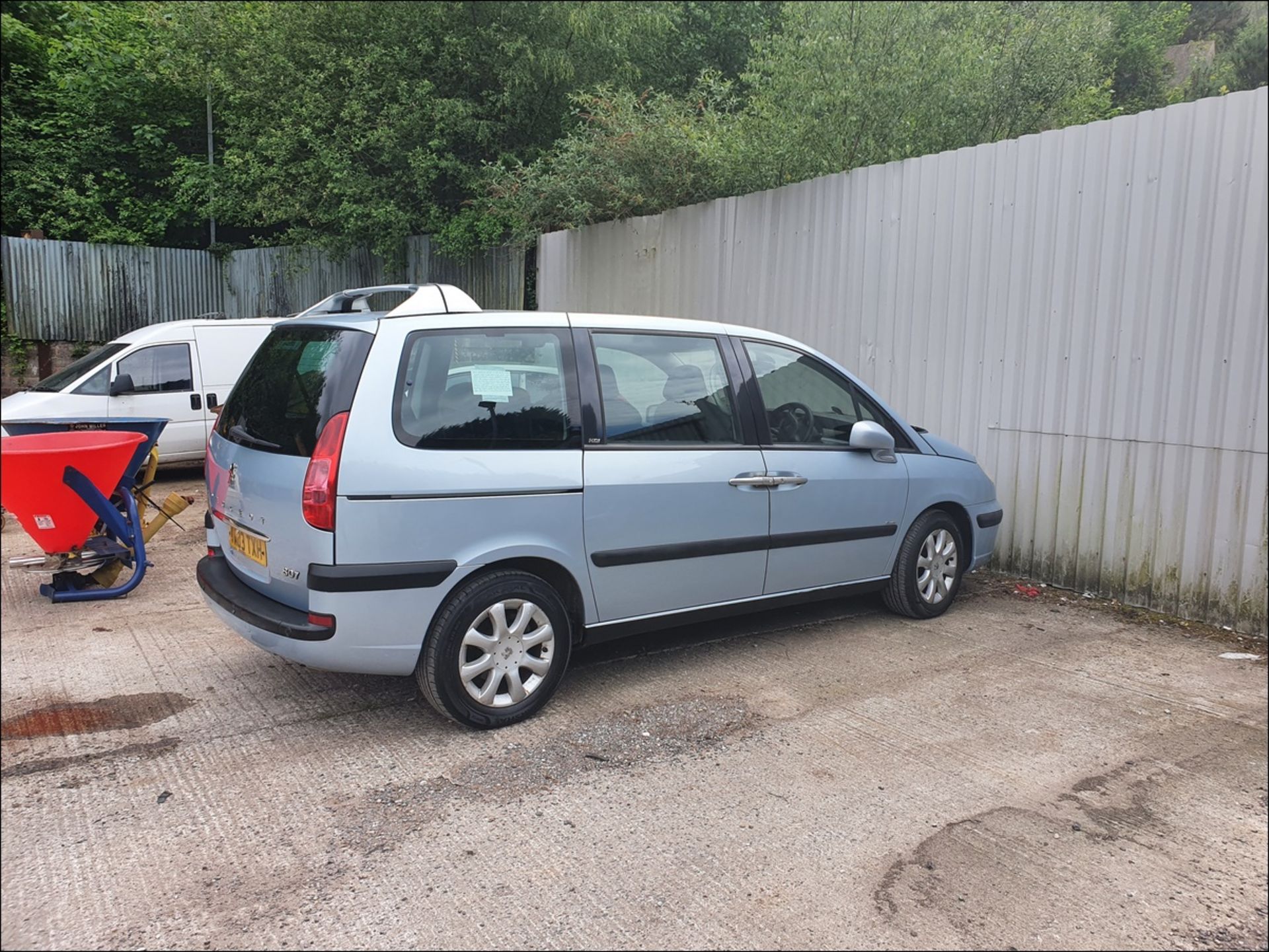 03/03 PEUGEOT 807 EXECUTIVE HDI - 1997cc 5dr MPV (Silver, 127k) - Image 2 of 17