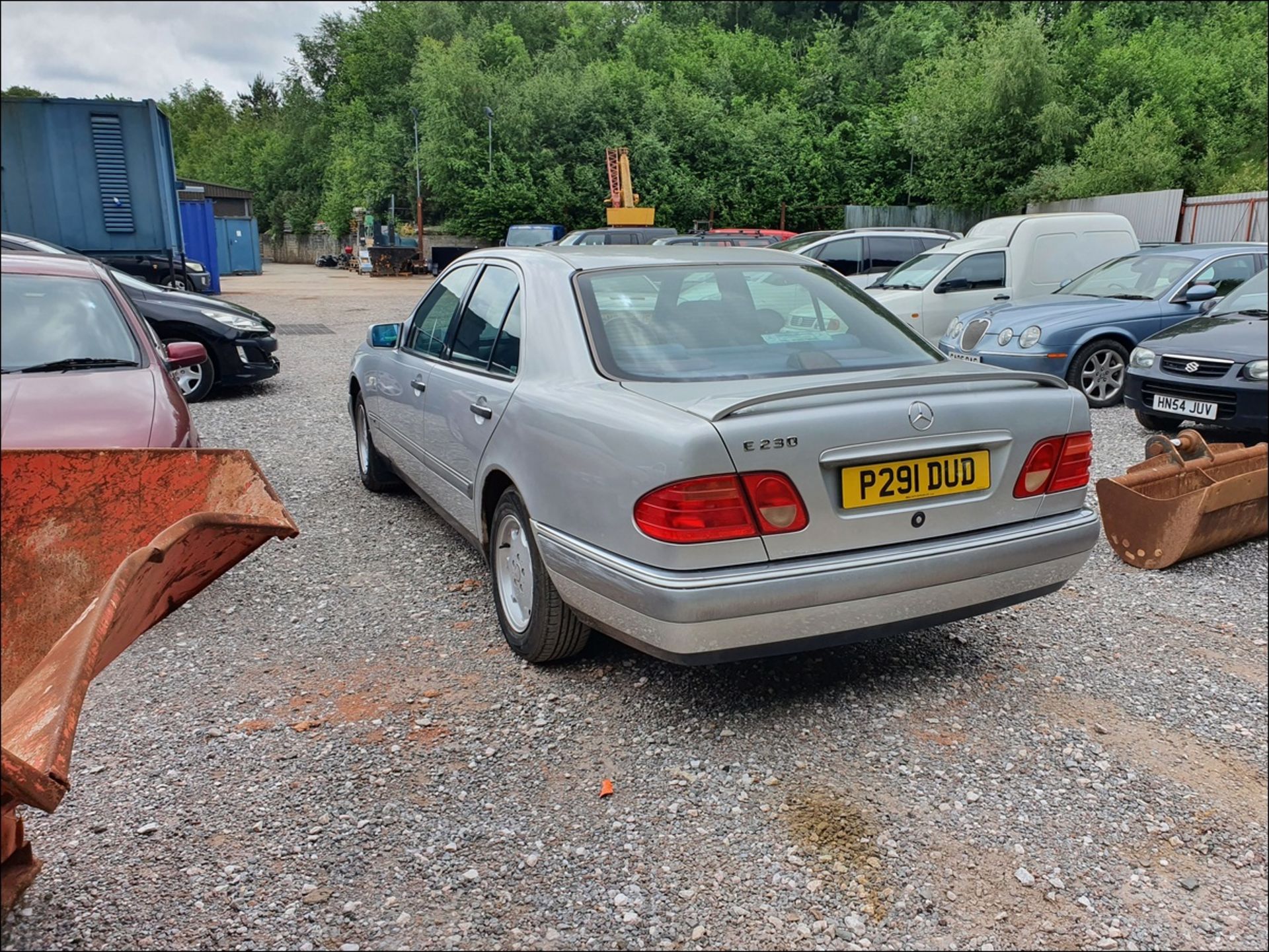 1996 MERCEDES E230 ELEGANCE A - 2295cc 4dr Saloon (Silver, 54k) - Image 6 of 13