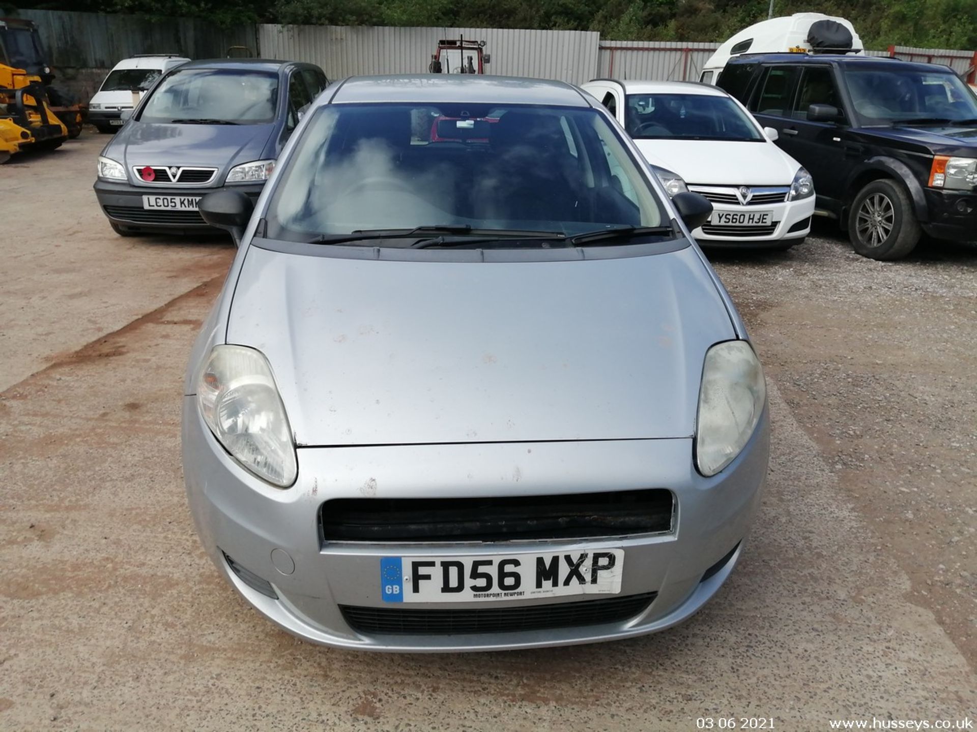 06/56 FIAT GRANDE PUNTO ACTIVE 65 - 1242cc 5dr Hatchback (Grey) - Image 2 of 12