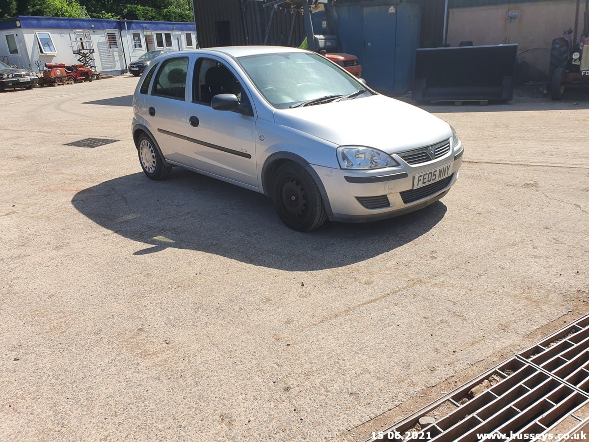 05/05 VAUXHALL CORSA LIFE TWINPORT - 1229cc 5dr Hatchback (Silver, 81k) - Image 4 of 20