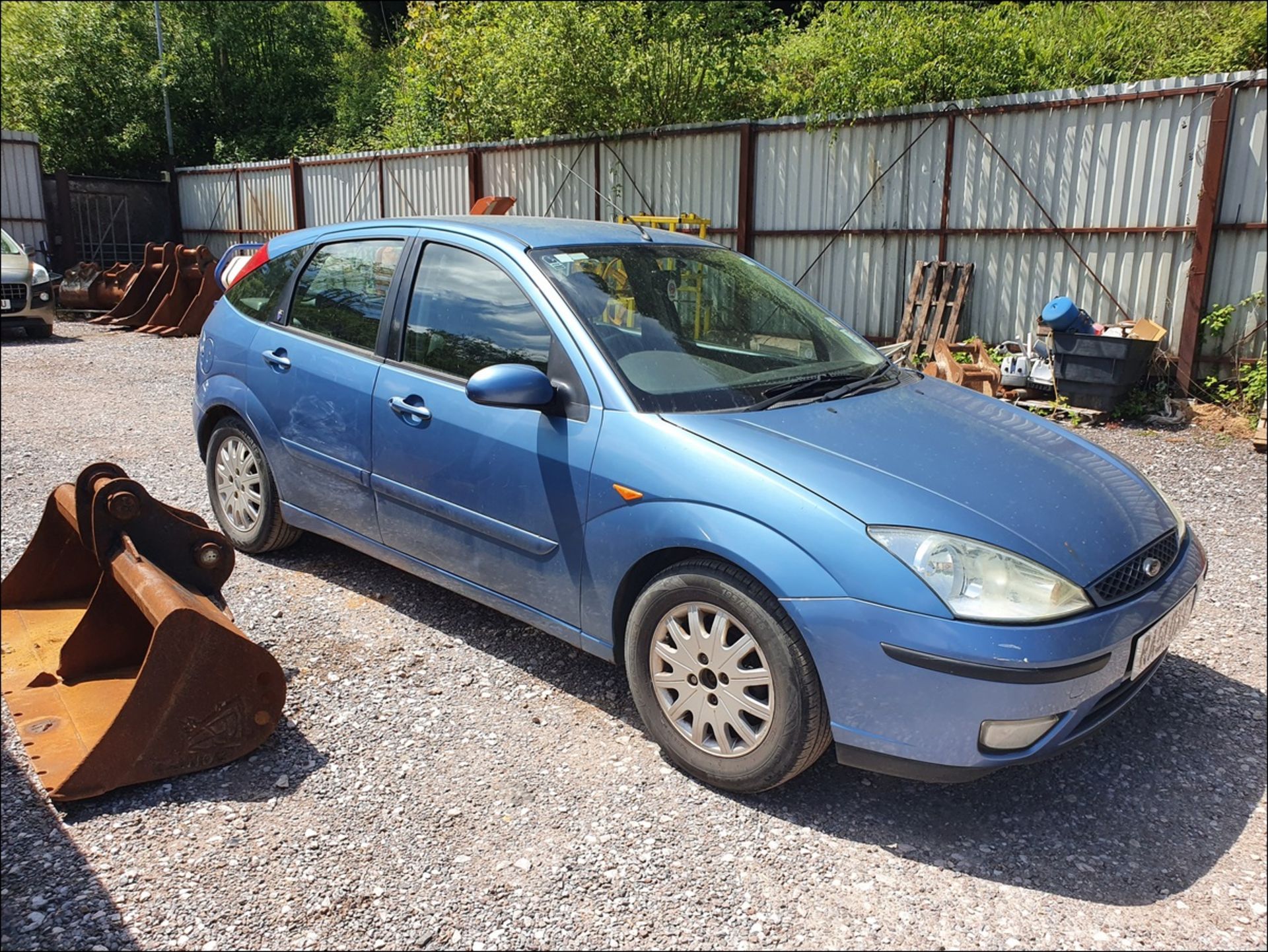 01/51 FORD FOCUS - 1596cc 5dr Hatchback (Blue, 201k) - Image 2 of 11