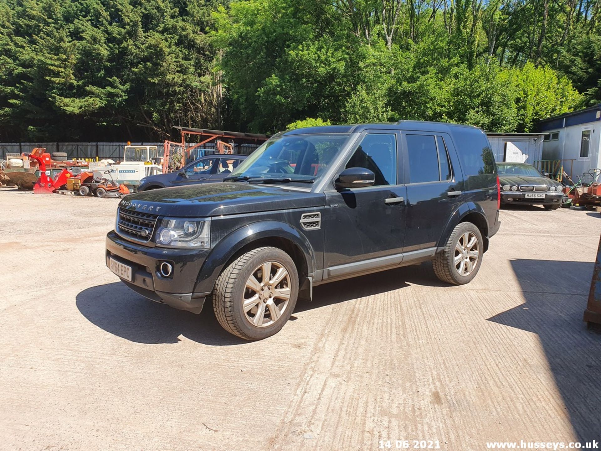 14/64 LAND ROVER DISCOVERY SE TECH SDV6 AU - 2993cc 5dr Estate (Black, 97k) - Image 5 of 13