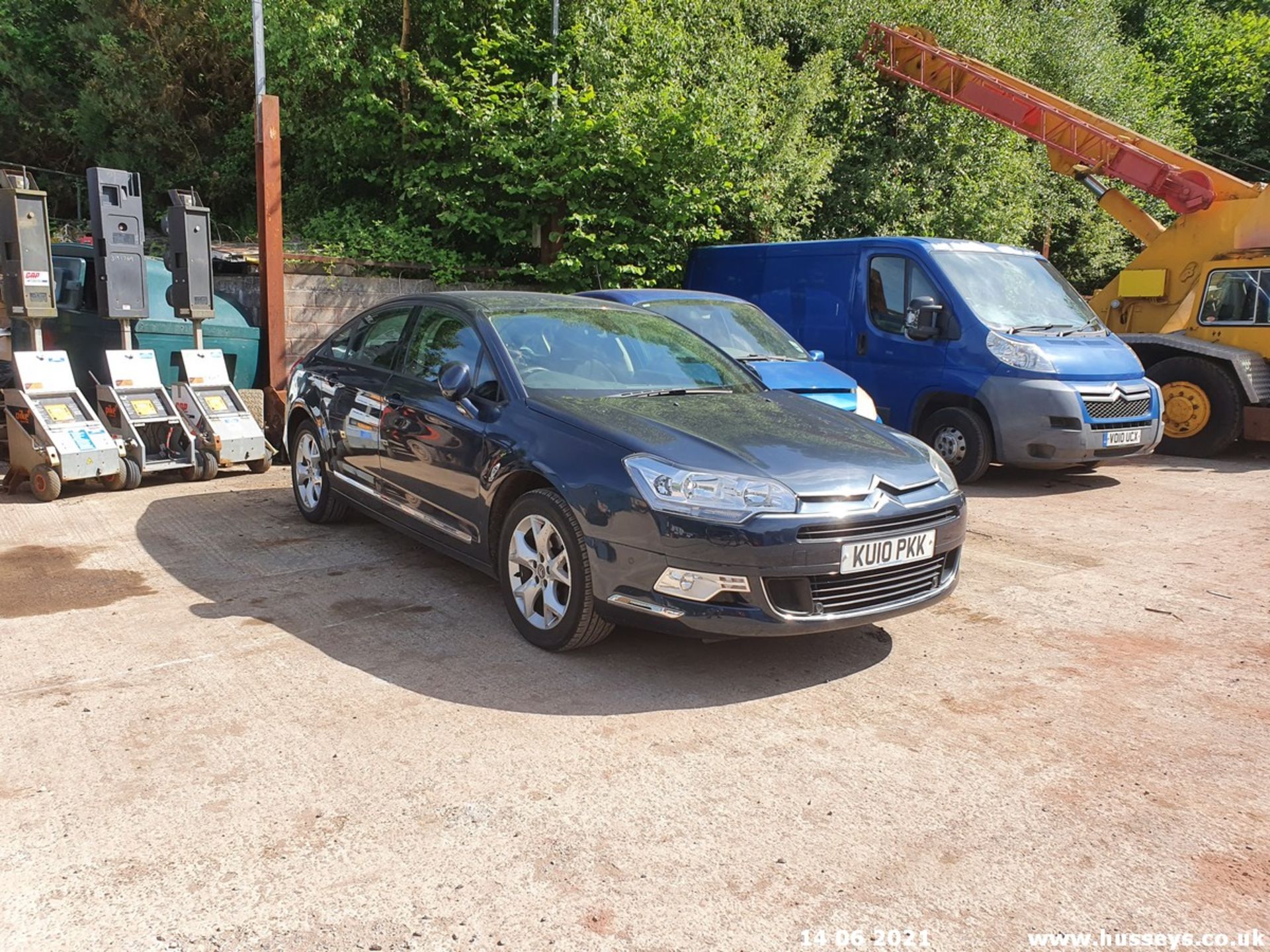 10/10 CITROEN C5 VTR PLUS NAV HDI 160 - 1997cc 4dr Saloon (Blue, 94k) - Image 3 of 15