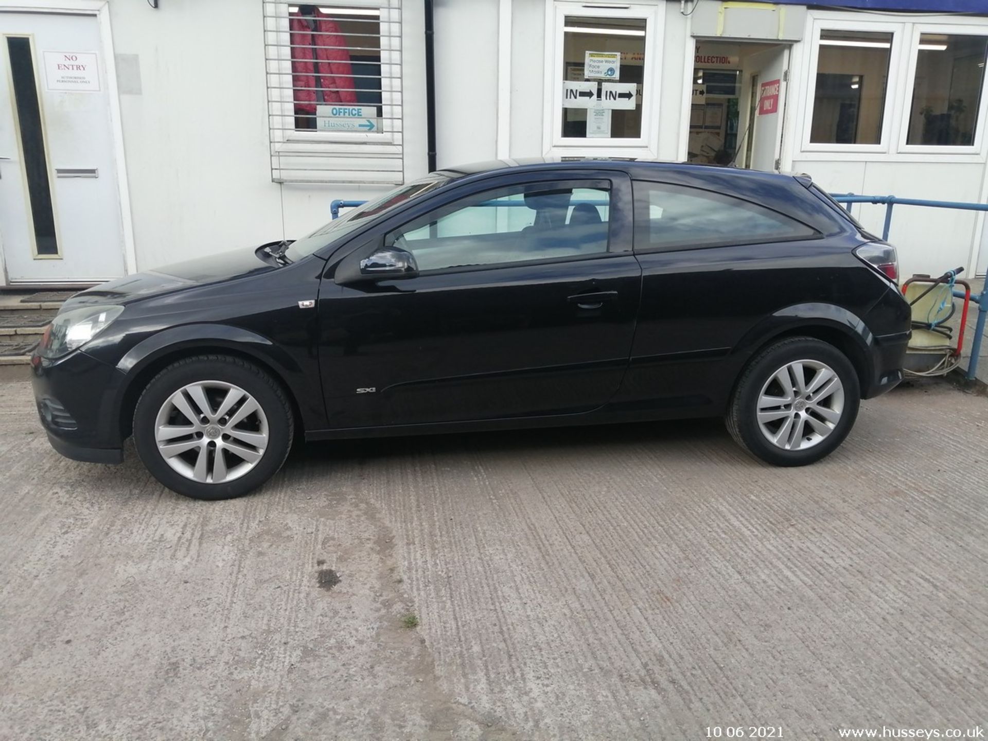 07/07 VAUXHALL ASTRA SXI - 1598cc 3dr Hatchback (Black, 89k) - Image 4 of 12