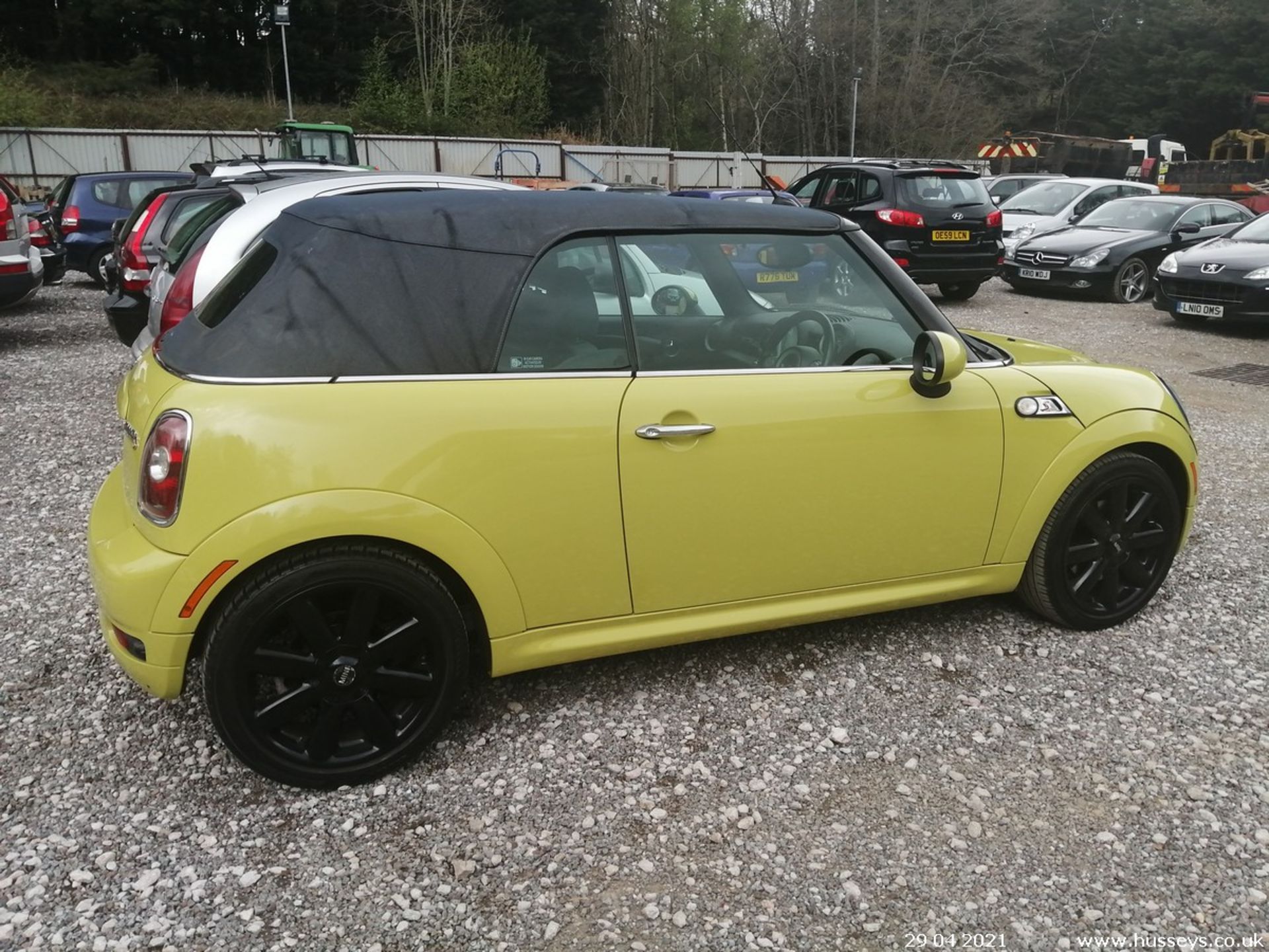 09/09 MINI COOPER S - 1598cc 2dr Convertible (Yellow, 83k) - Image 7 of 12