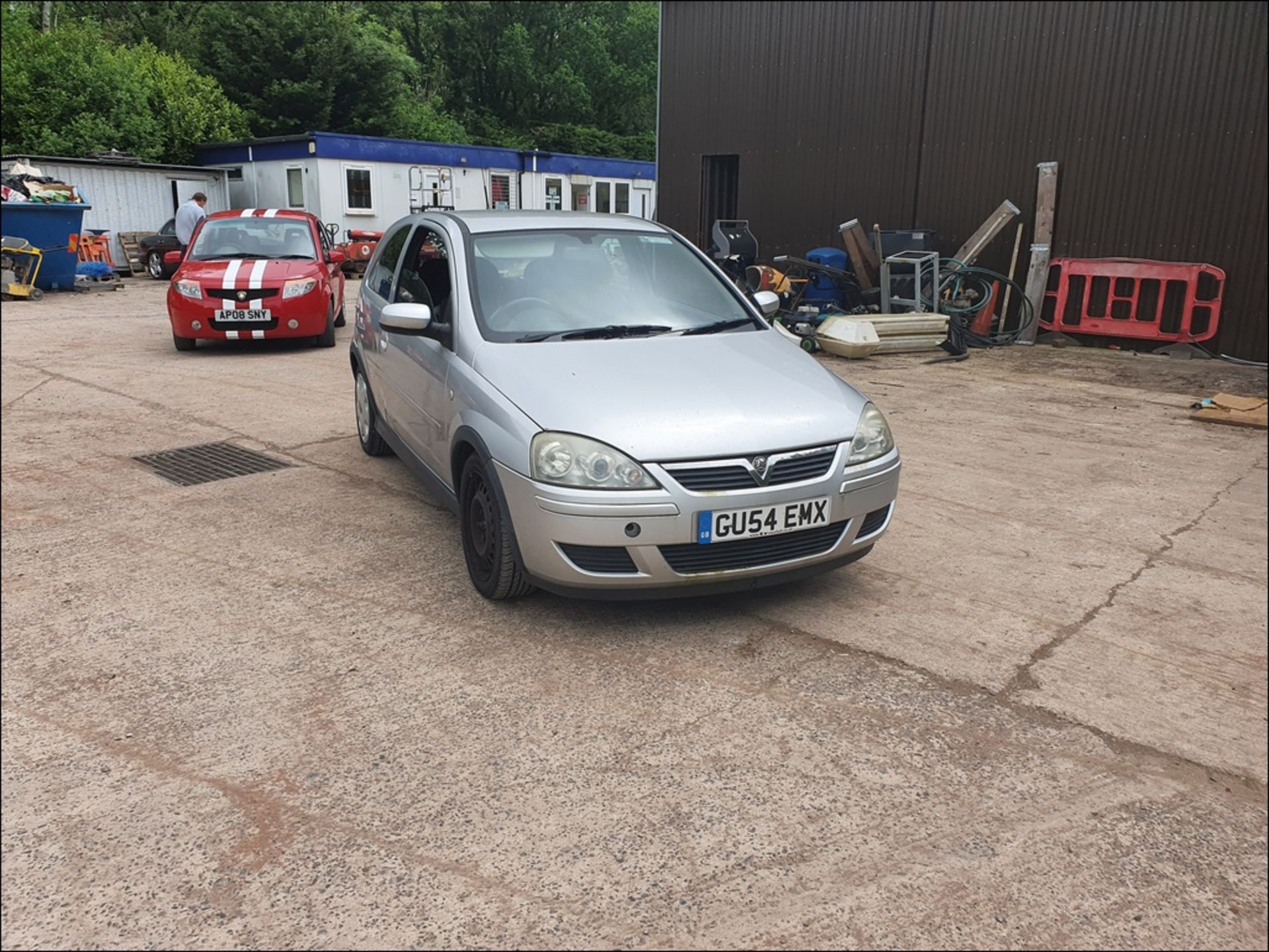 04/54 VAUXHALL CORSA DESIGN 16V - 1199cc 3dr Hatchback (Silver, 78k) - Image 4 of 13