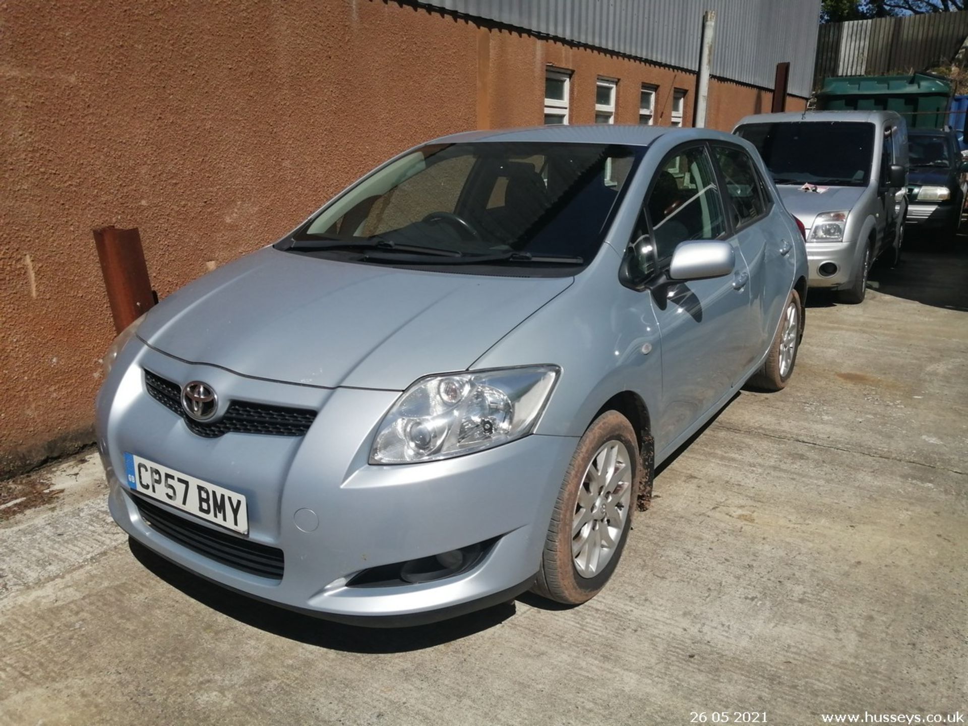 07/57 TOYOTA AURIS TR VVT-I S-A - 1598cc 5dr Hatchback (Blue) - Image 2 of 11