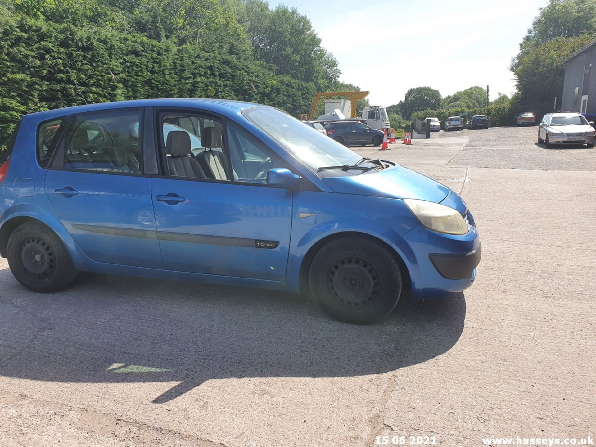 04/04 RENAULT SCENIC - 1598cc 5dr Estate (Blue) - Image 16 of 19