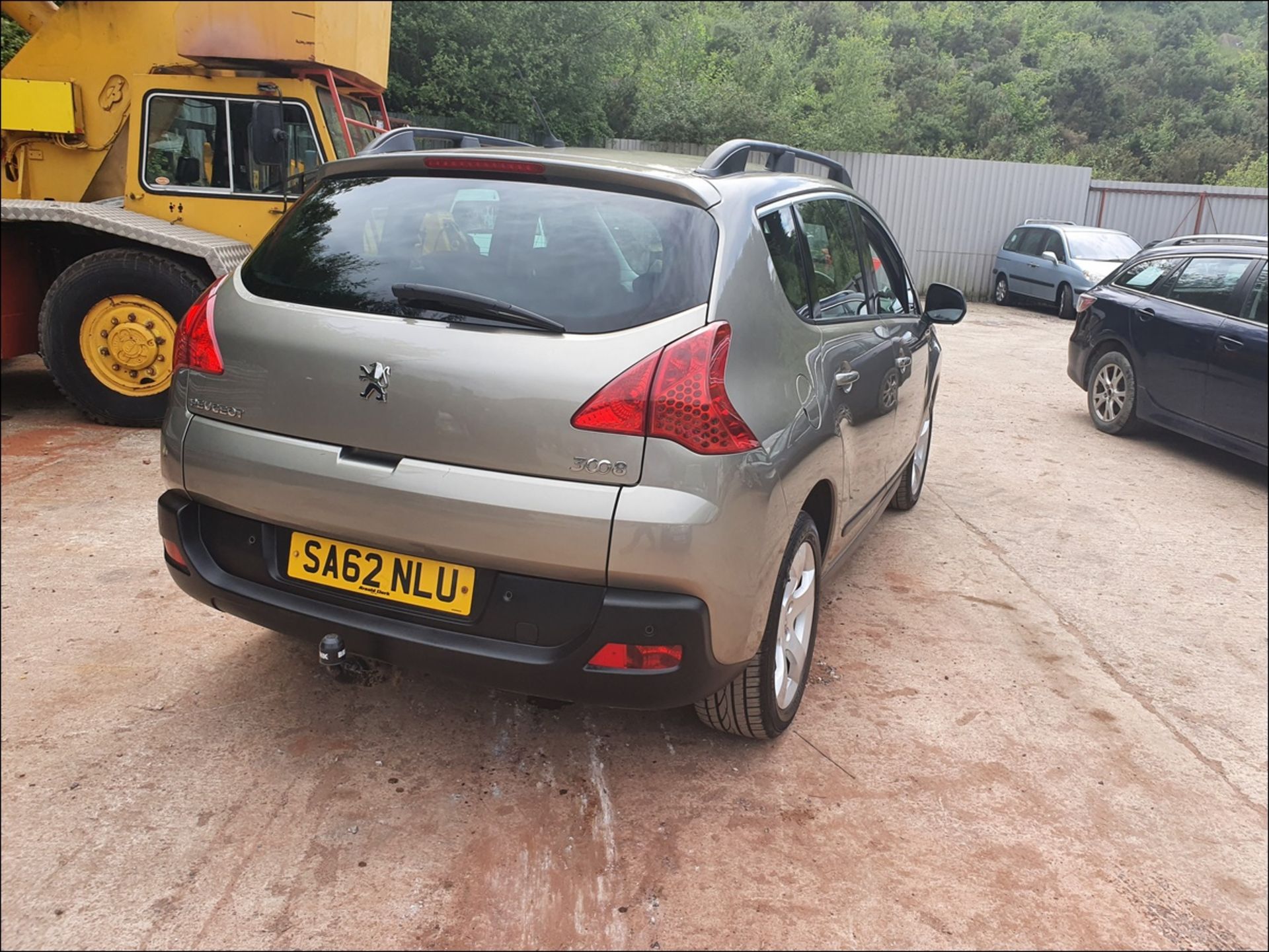 12/62 PEUGEOT 3008 ACTIVE HDI - 1560cc 5dr Hatchback (Grey, 110k) - Image 6 of 16