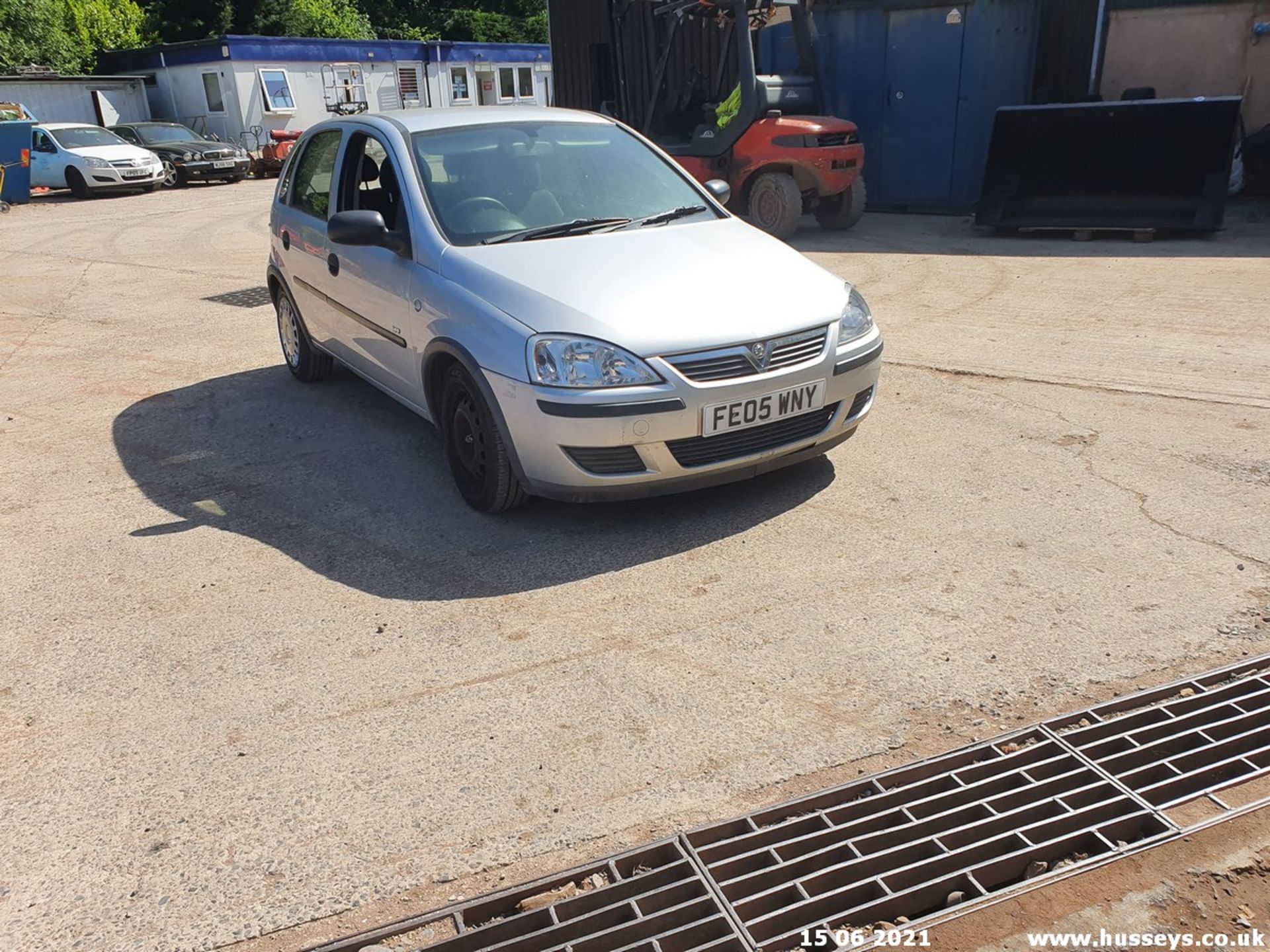 05/05 VAUXHALL CORSA LIFE TWINPORT - 1229cc 5dr Hatchback (Silver, 81k) - Image 5 of 20