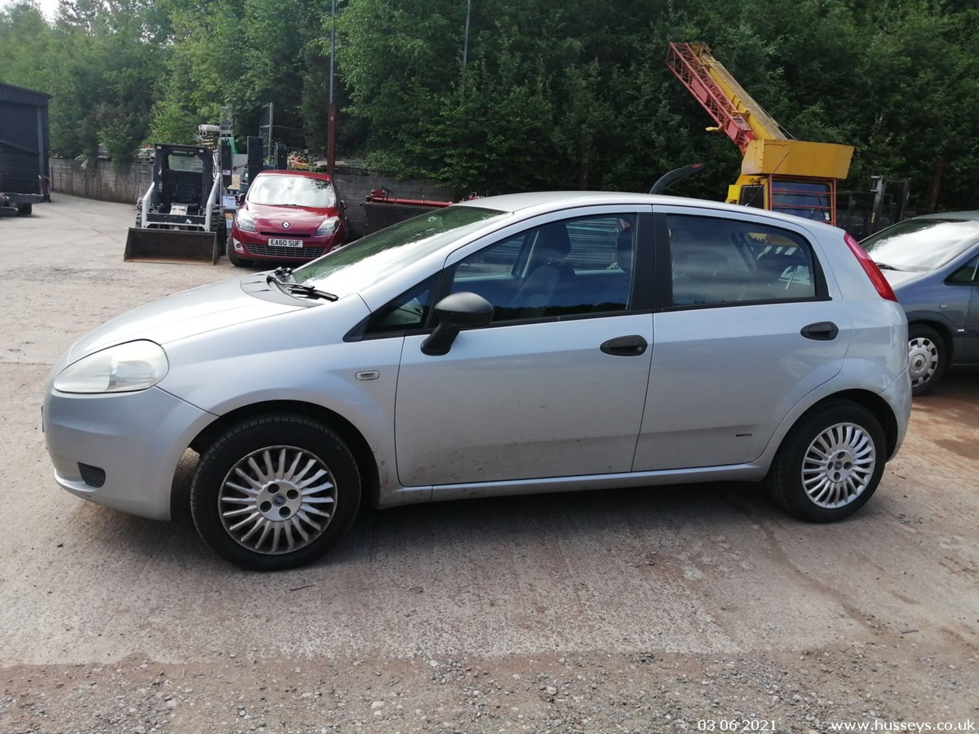 06/56 FIAT GRANDE PUNTO ACTIVE 65 - 1242cc 5dr Hatchback (Grey) - Image 3 of 12