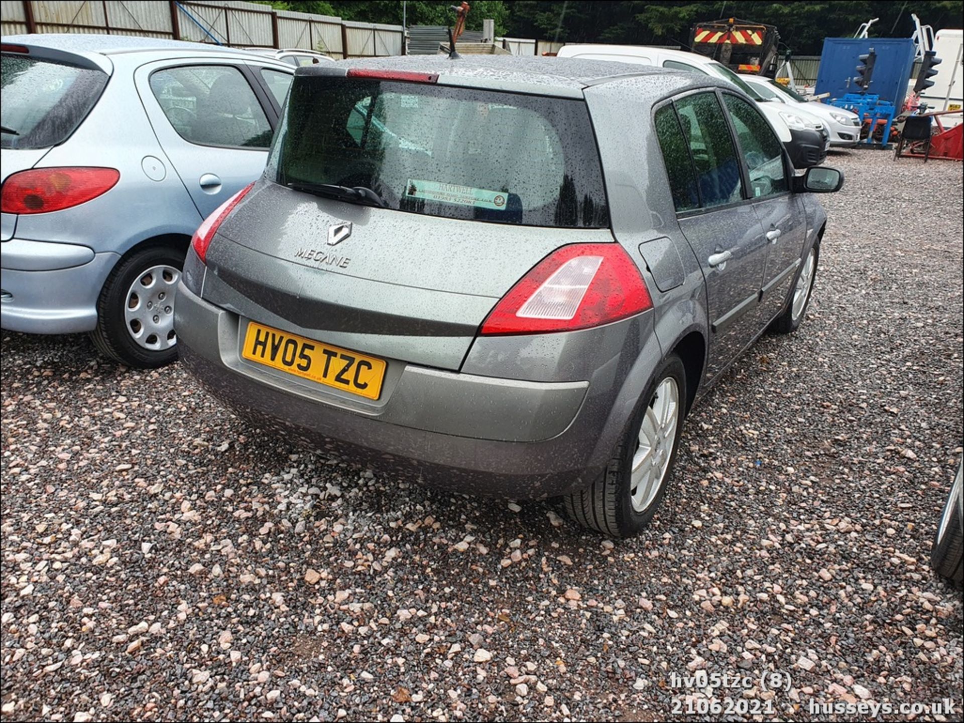 05/05 RENAULT MEGANE DYNAMIQUE 16V - 1598cc 5dr Hatchback (Grey, 41k) - Image 8 of 13