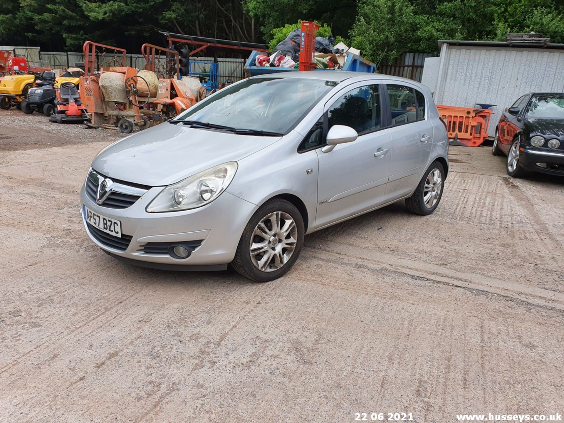 07/57 VAUXHALL CORSA DESIGN - 1364cc 5dr Hatchback (Silver) - Image 4 of 15