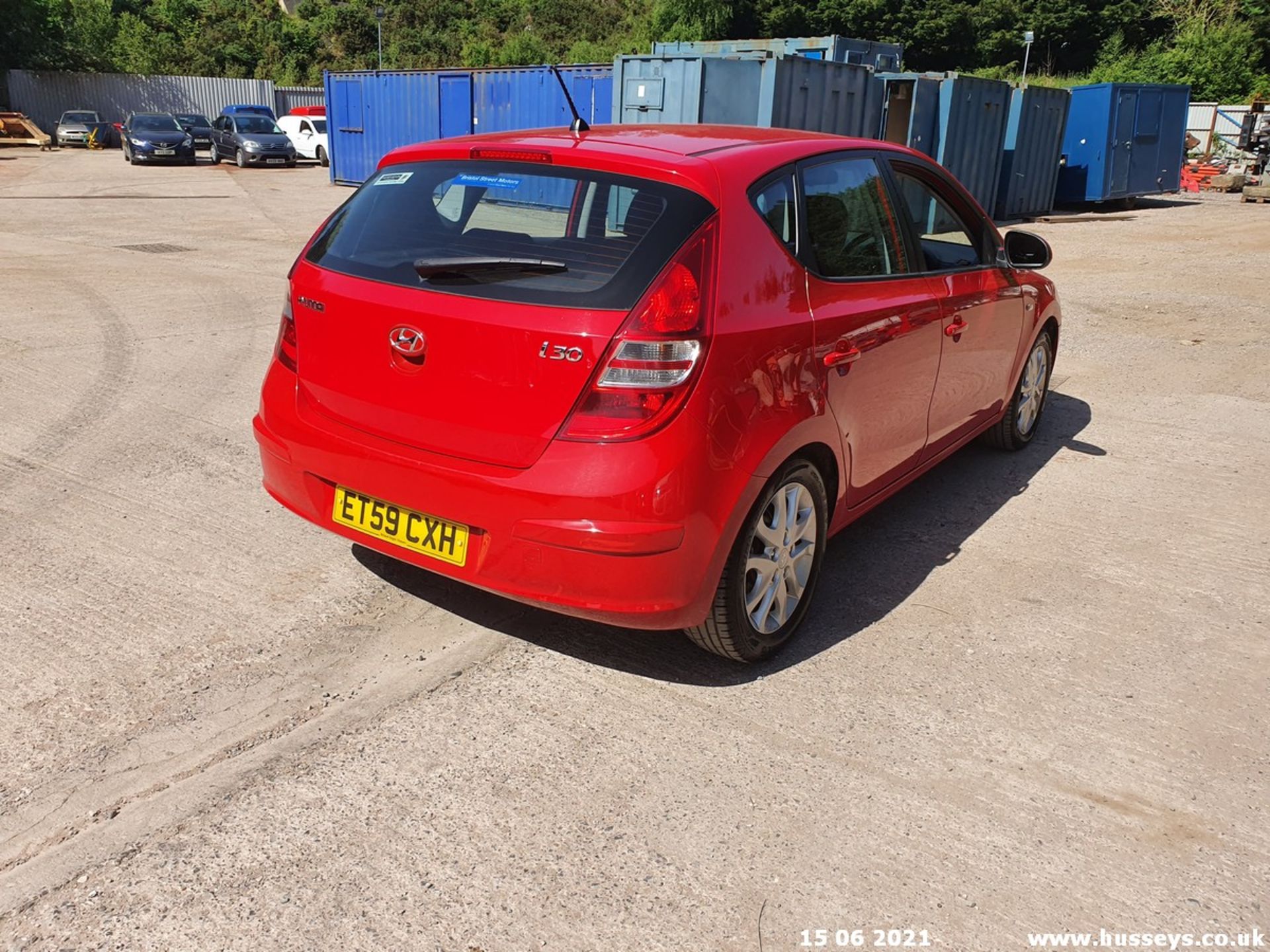 10/59 HYUNDAI I30 STYLE - 1591cc 5dr Hatchback (Red, 74k) - Image 13 of 19