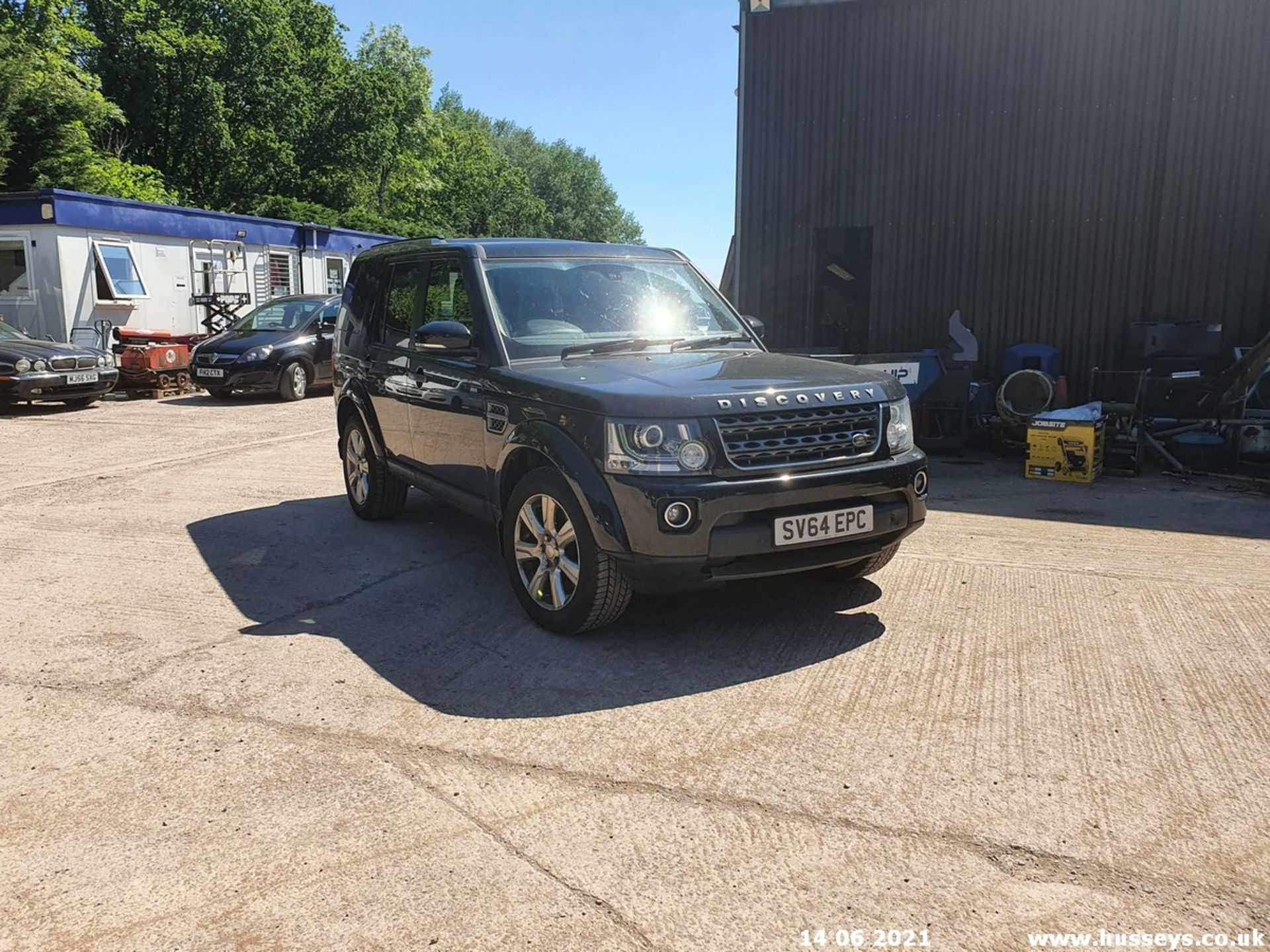 14/64 LAND ROVER DISCOVERY SE TECH SDV6 AU - 2993cc 5dr Estate (Black, 97k) - Image 3 of 13