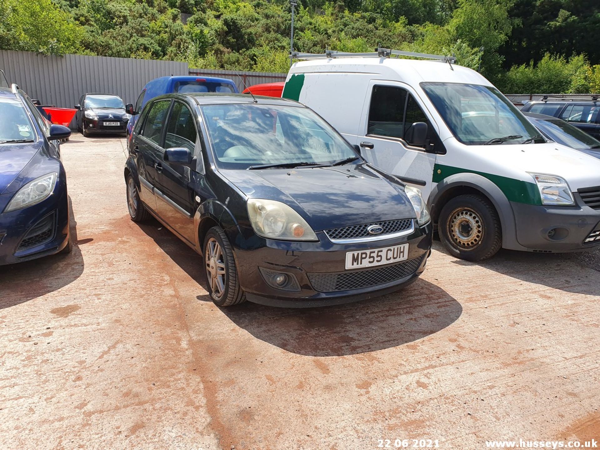 06/55 FORD FIESTA GHIA - 1388cc 5dr Hatchback (Black, 110k) - Image 3 of 15