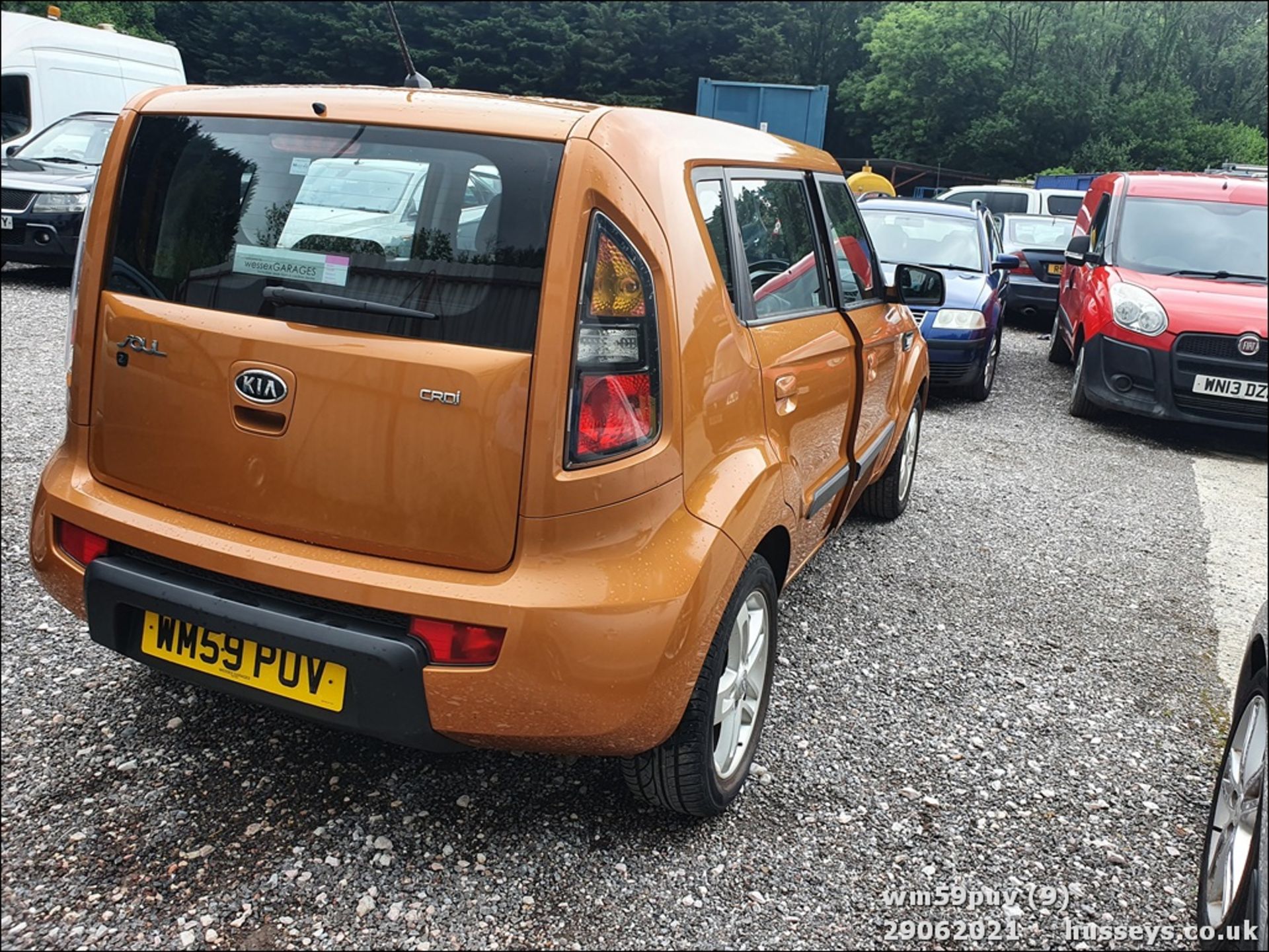 10/59 KIA SOUL 2 CRDI - 1582cc 5dr Hatchback (Orange, 72k) - Image 9 of 15