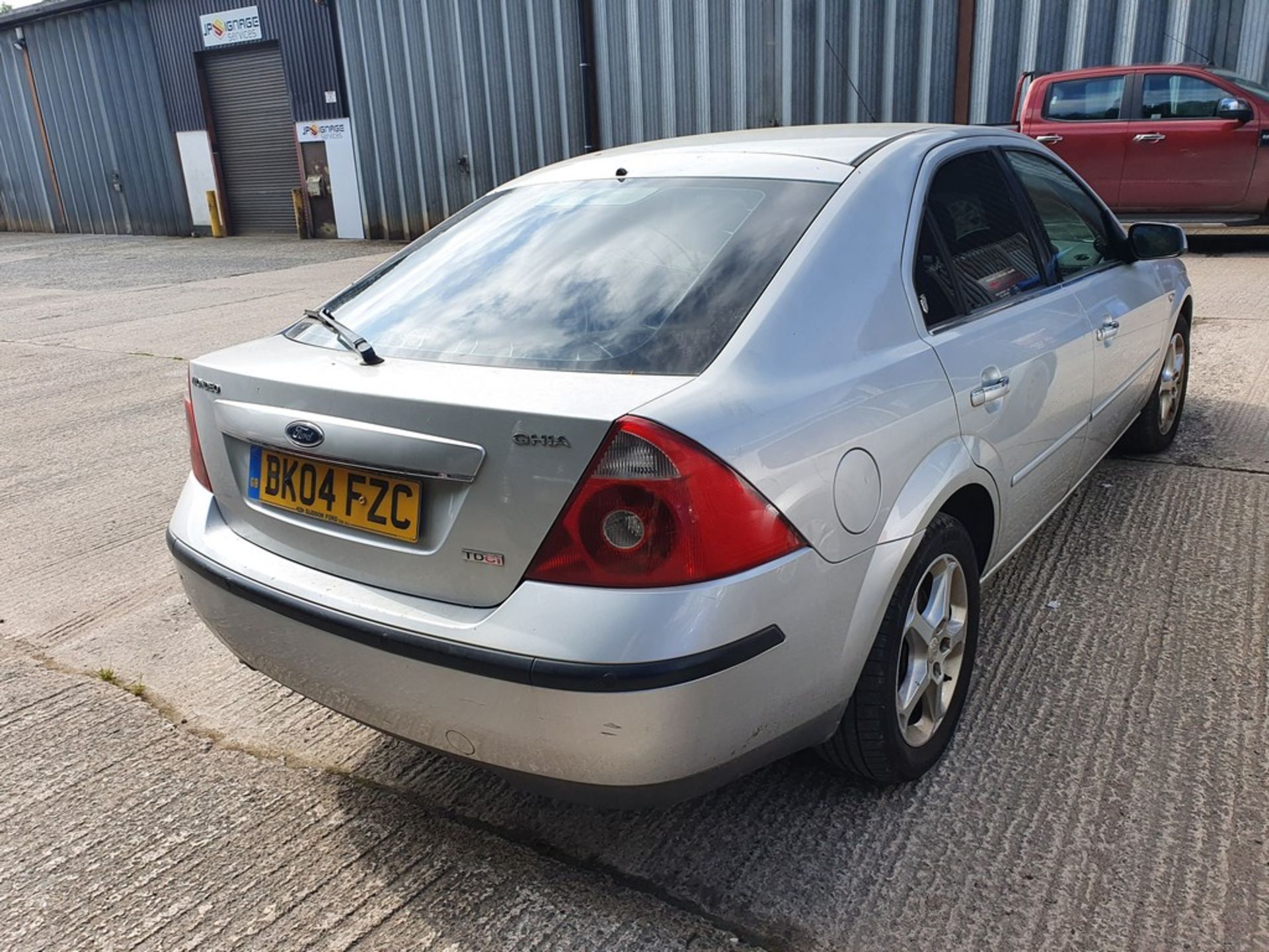 04/04 FORD MONDEO GHIA TDCI - 1998cc 5dr Hatchback (Silver, 190k) - Image 9 of 16