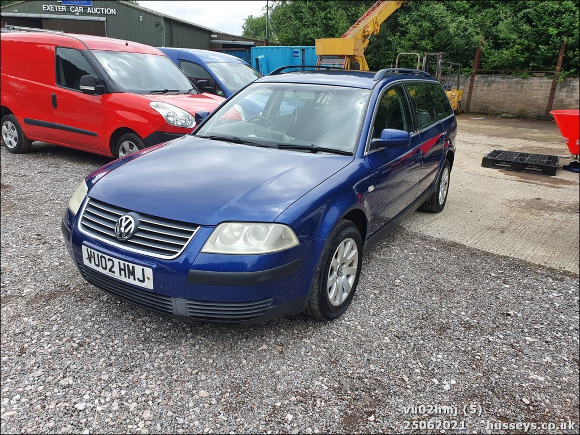 02/02 VOLKSWAGEN PASSAT SE TDI - 1896cc 5dr Estate (Blue, 184k) - Image 6 of 13