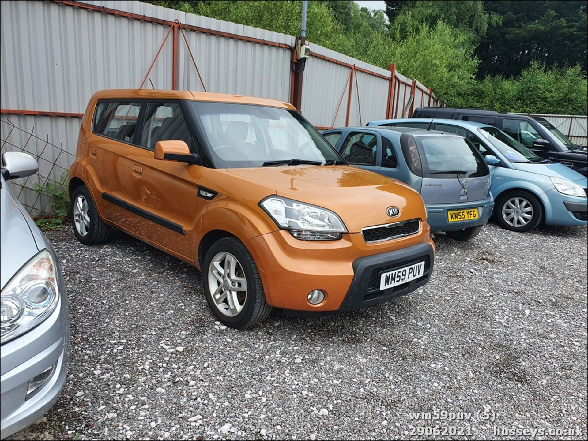 10/59 KIA SOUL 2 CRDI - 1582cc 5dr Hatchback (Orange, 72k) - Image 4 of 15