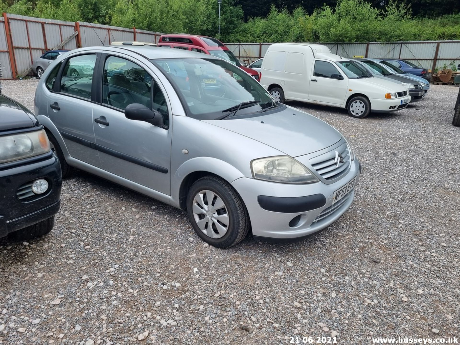 03/53 CITROEN C3 DESIRE - 1360cc 5dr Hatchback (Silver, 138k) - Image 3 of 13