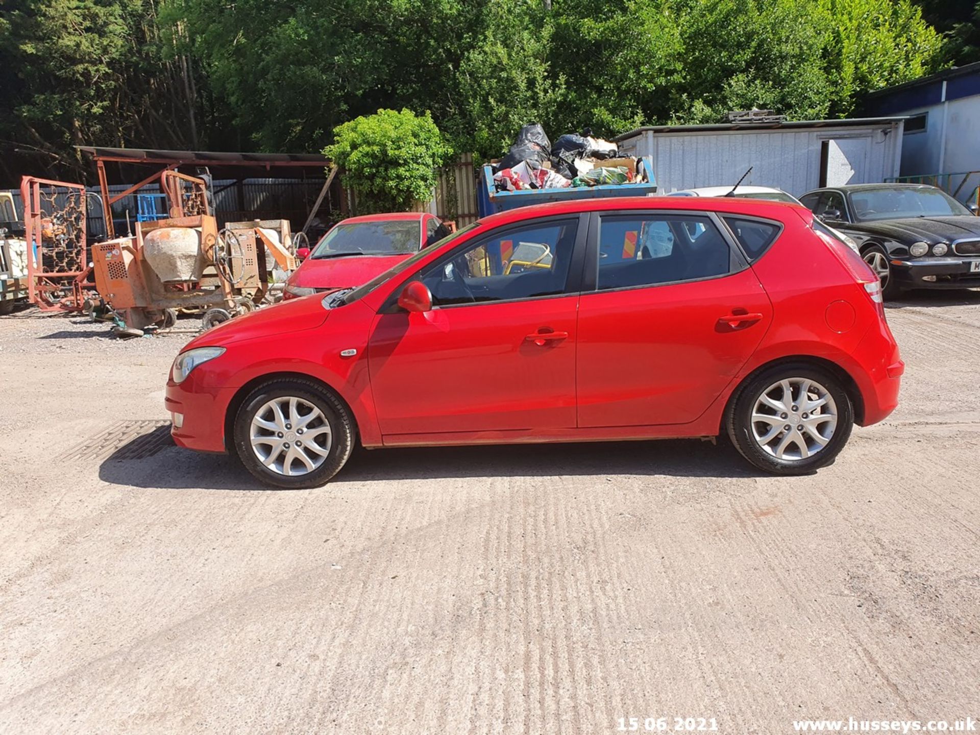 10/59 HYUNDAI I30 STYLE - 1591cc 5dr Hatchback (Red, 74k) - Image 9 of 19