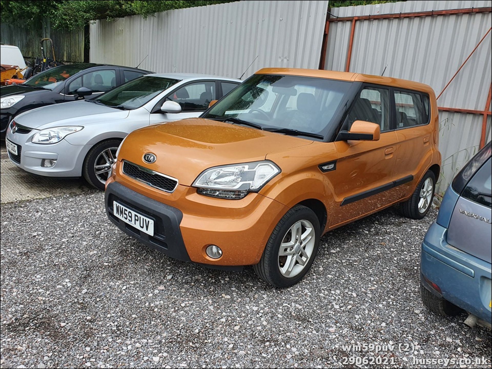 10/59 KIA SOUL 2 CRDI - 1582cc 5dr Hatchback (Orange, 72k) - Image 5 of 15