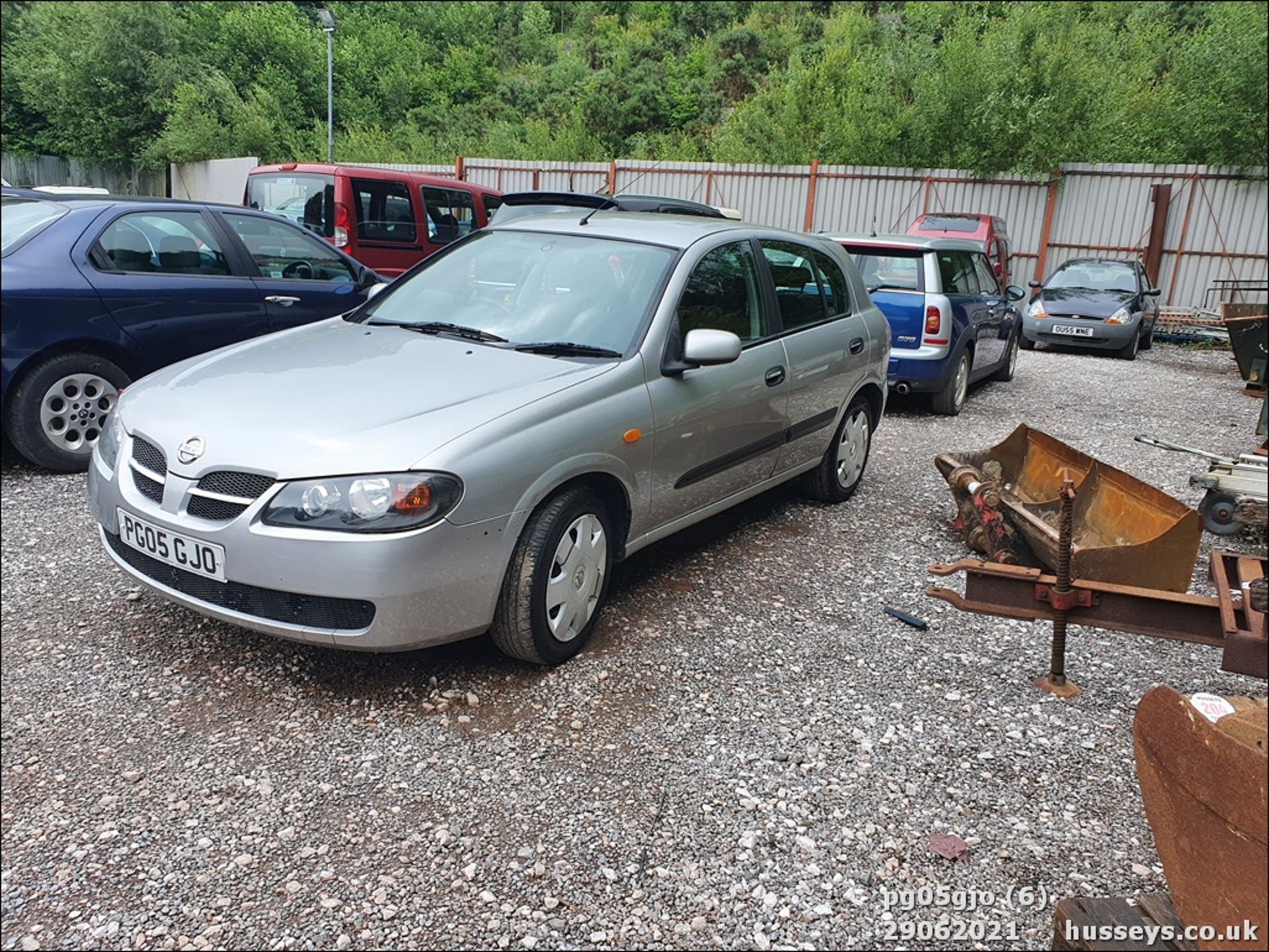 05/05 NISSAN ALMERA SE - 1497cc 5dr Hatchback (Silver) - Image 5 of 12