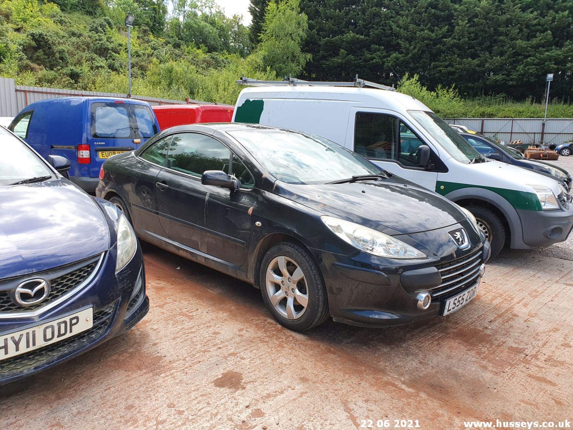 06/55 PEUGEOT 307 CC S - 1997cc 2dr Convertible (Black) - Image 3 of 12