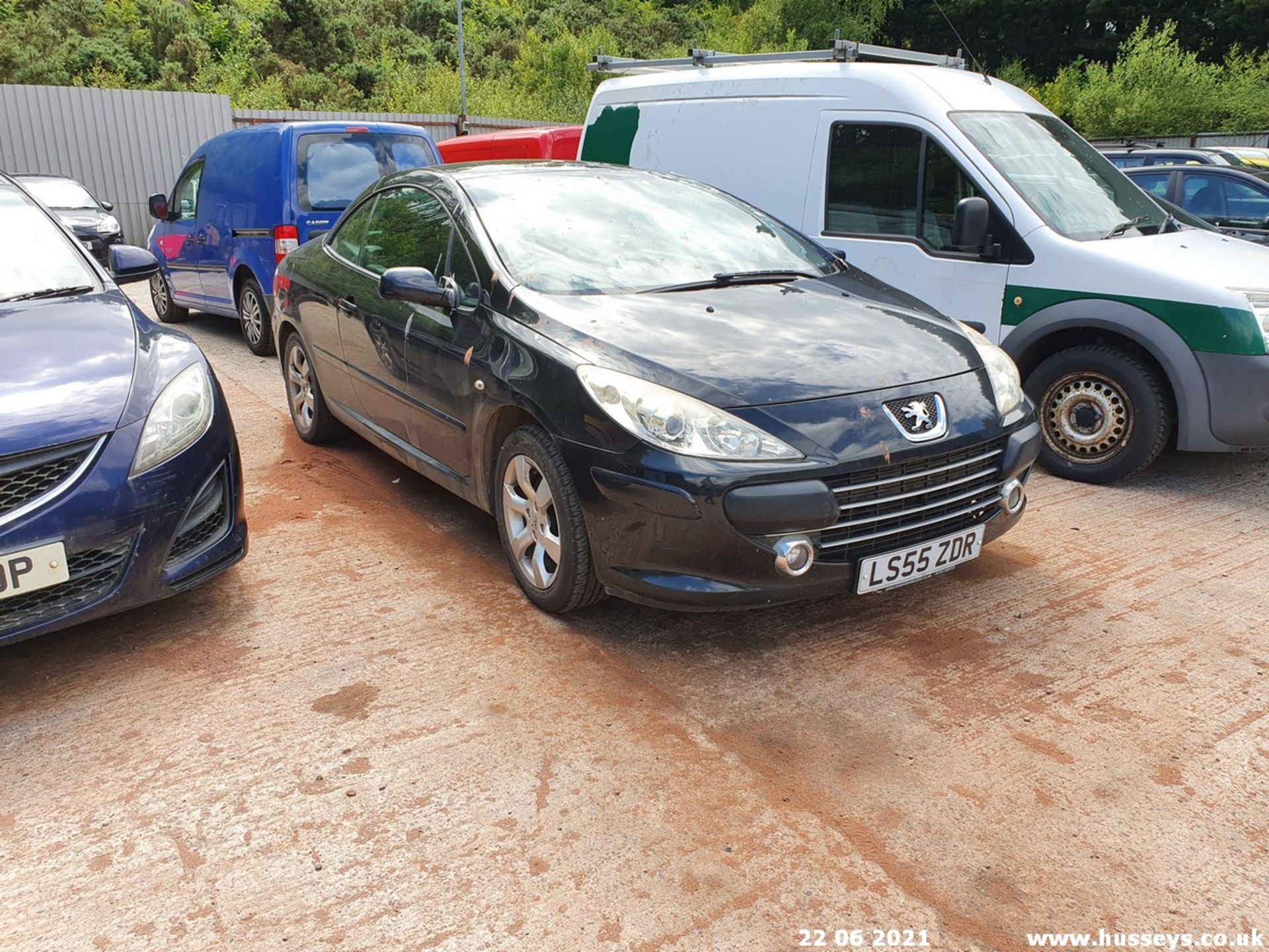 06/55 PEUGEOT 307 CC S - 1997cc 2dr Convertible (Black) - Image 4 of 12