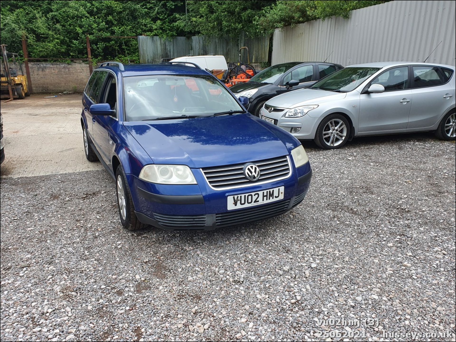 02/02 VOLKSWAGEN PASSAT SE TDI - 1896cc 5dr Estate (Blue, 184k) - Image 4 of 13