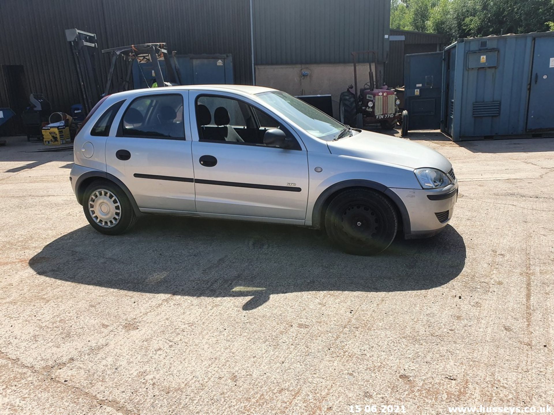 05/05 VAUXHALL CORSA LIFE TWINPORT - 1229cc 5dr Hatchback (Silver, 81k) - Image 2 of 20