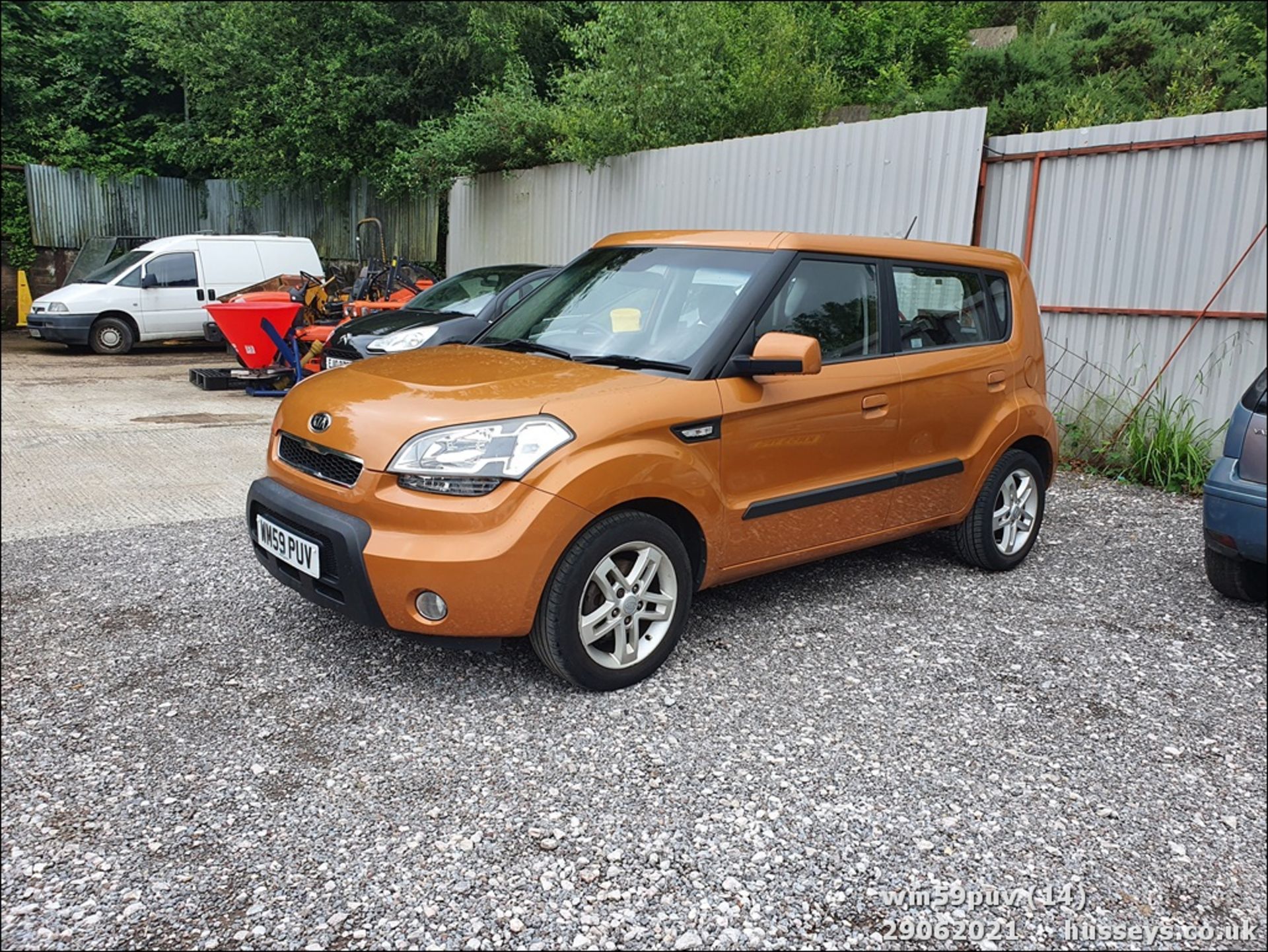 10/59 KIA SOUL 2 CRDI - 1582cc 5dr Hatchback (Orange, 72k) - Image 14 of 15