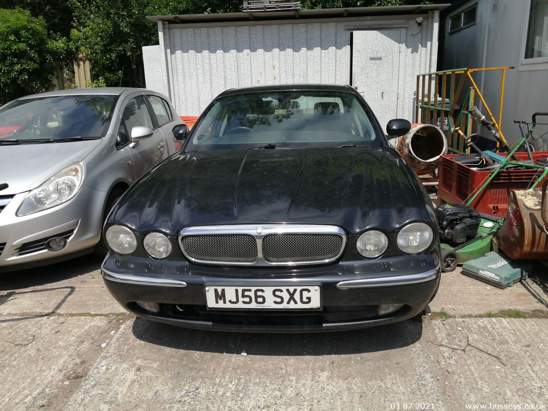 07/56 JAGUAR XJ6 V6 AUTO - 2967cc 4dr Saloon (Black) - Image 2 of 8