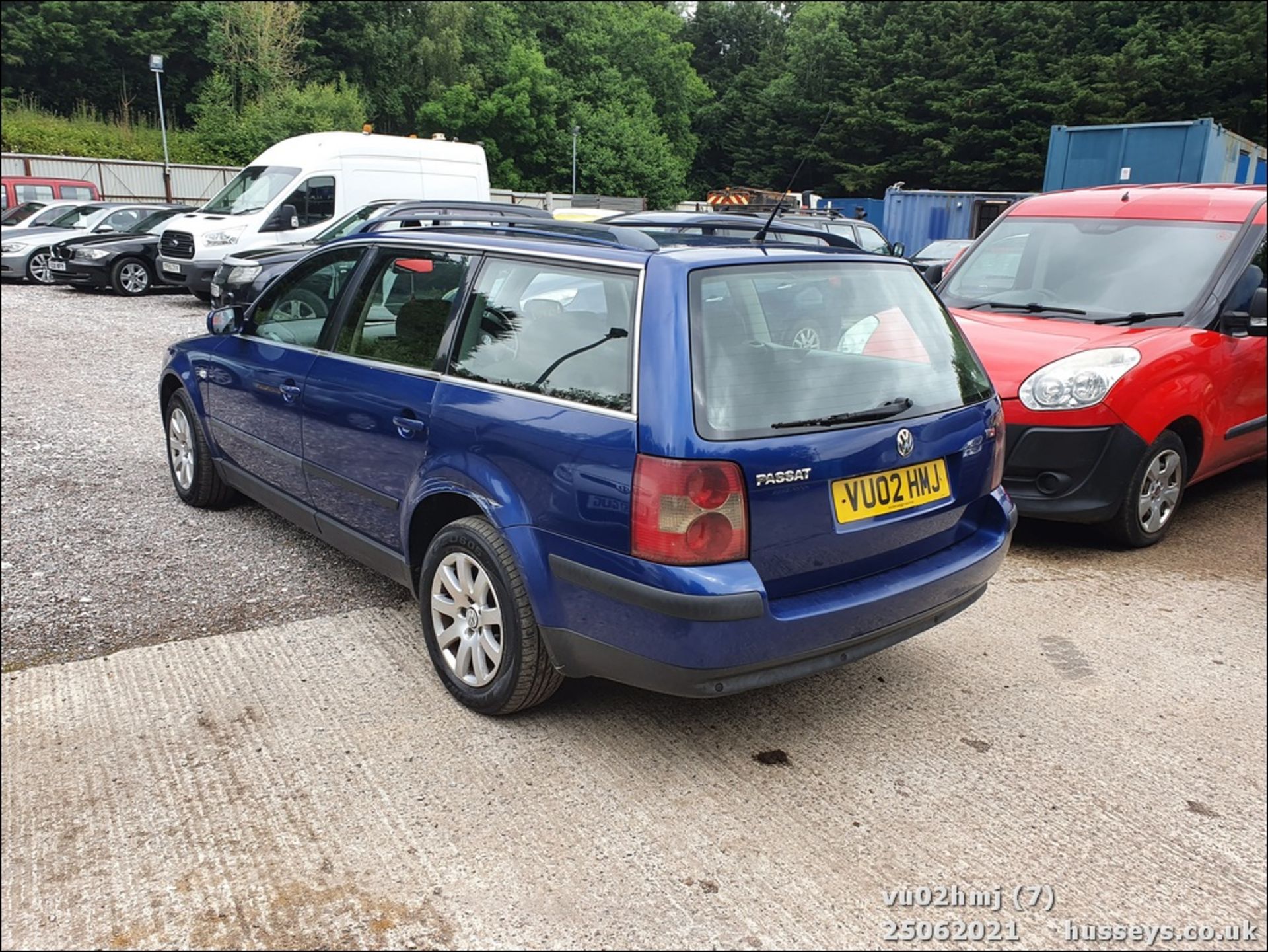 02/02 VOLKSWAGEN PASSAT SE TDI - 1896cc 5dr Estate (Blue, 184k) - Image 7 of 13