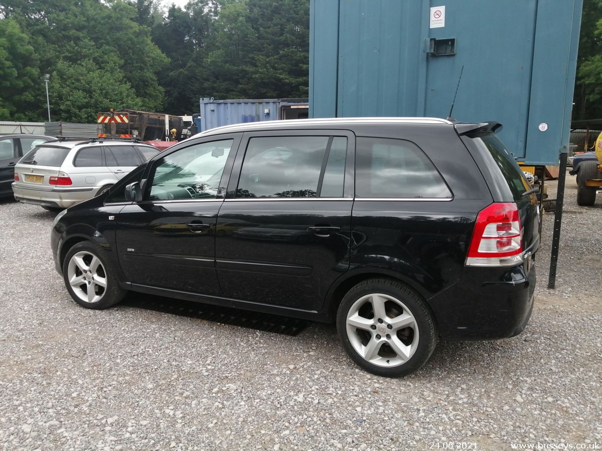 10/60 VAUXHALL ZAFIRA SRI CDTI - 1910cc 5dr MPV (Black, 89k) - Image 5 of 12