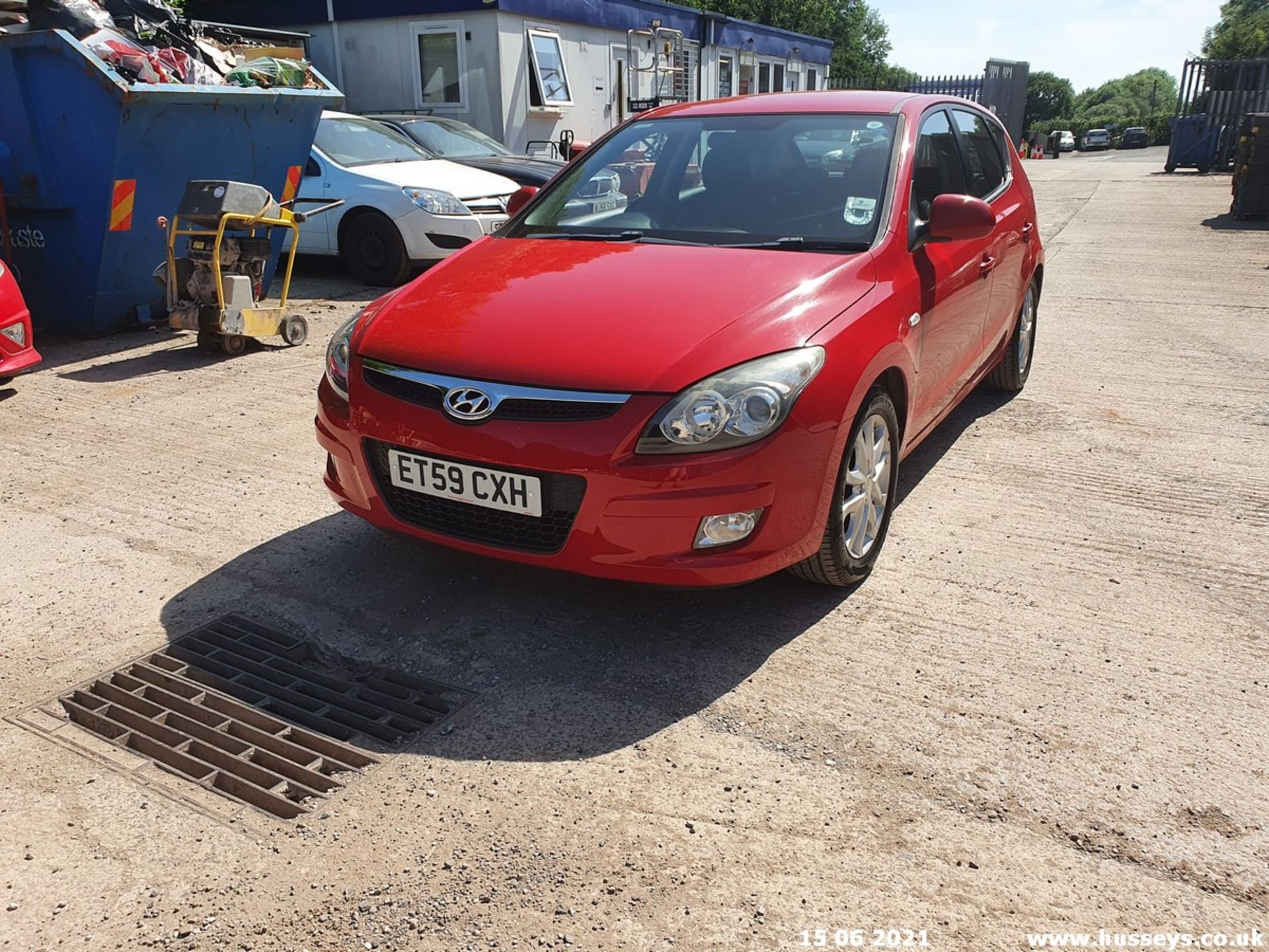 10/59 HYUNDAI I30 STYLE - 1591cc 5dr Hatchback (Red, 74k) - Image 6 of 19