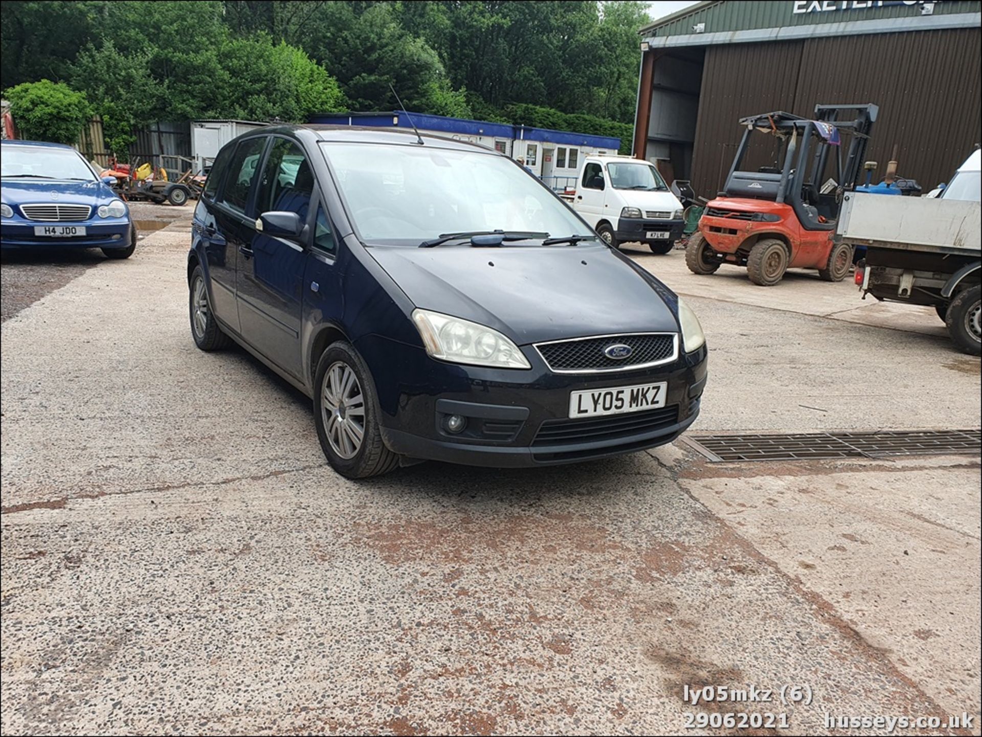 05/05 FORD FOCUS C-MAX GHIA - 1798cc 5dr MPV (Black, 99k) - Image 6 of 12