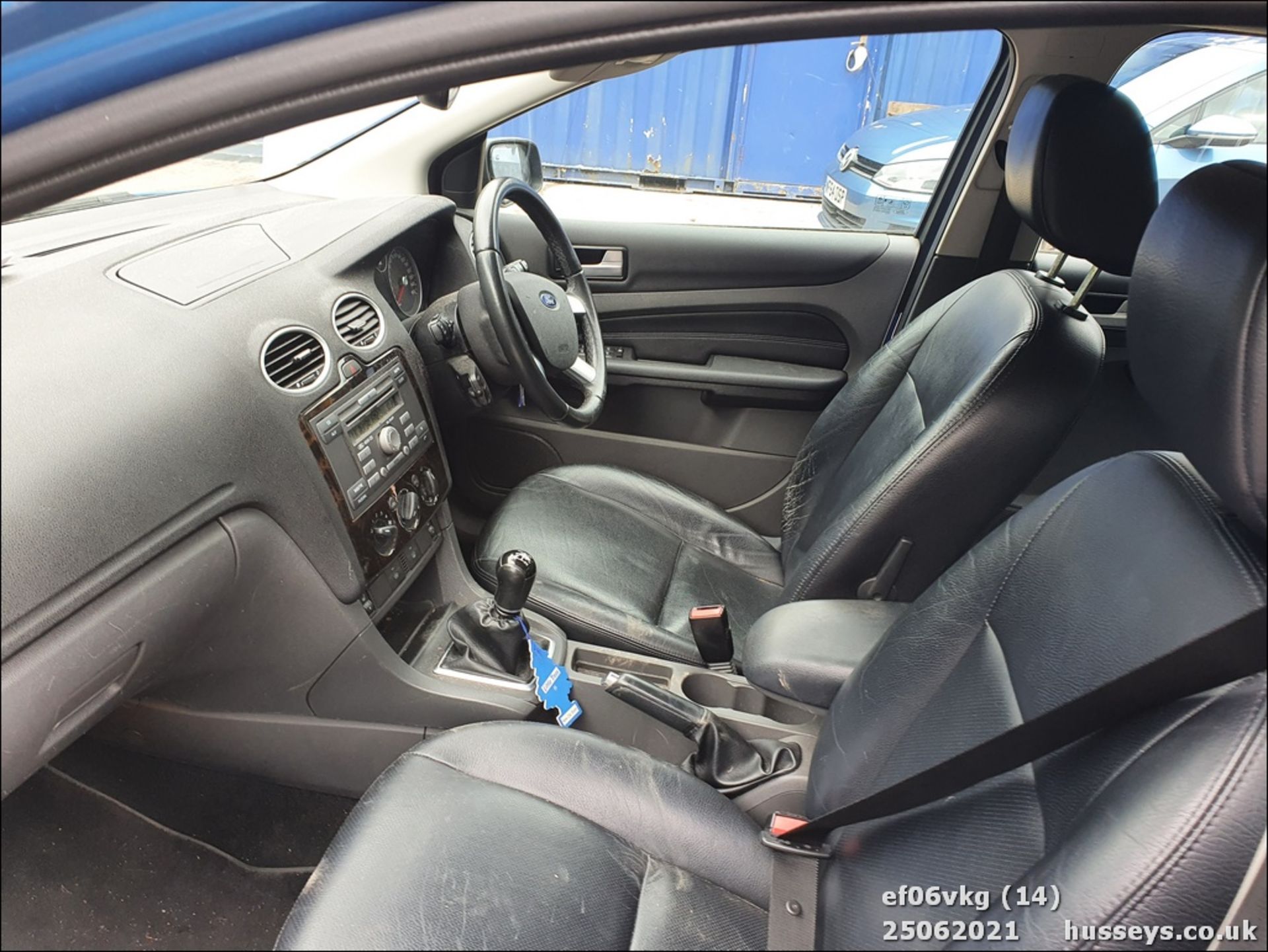 06/06 FORD FOCUS GHIA TDCI - 1753cc 5dr Hatchback (Blue, 127k) - Image 14 of 18