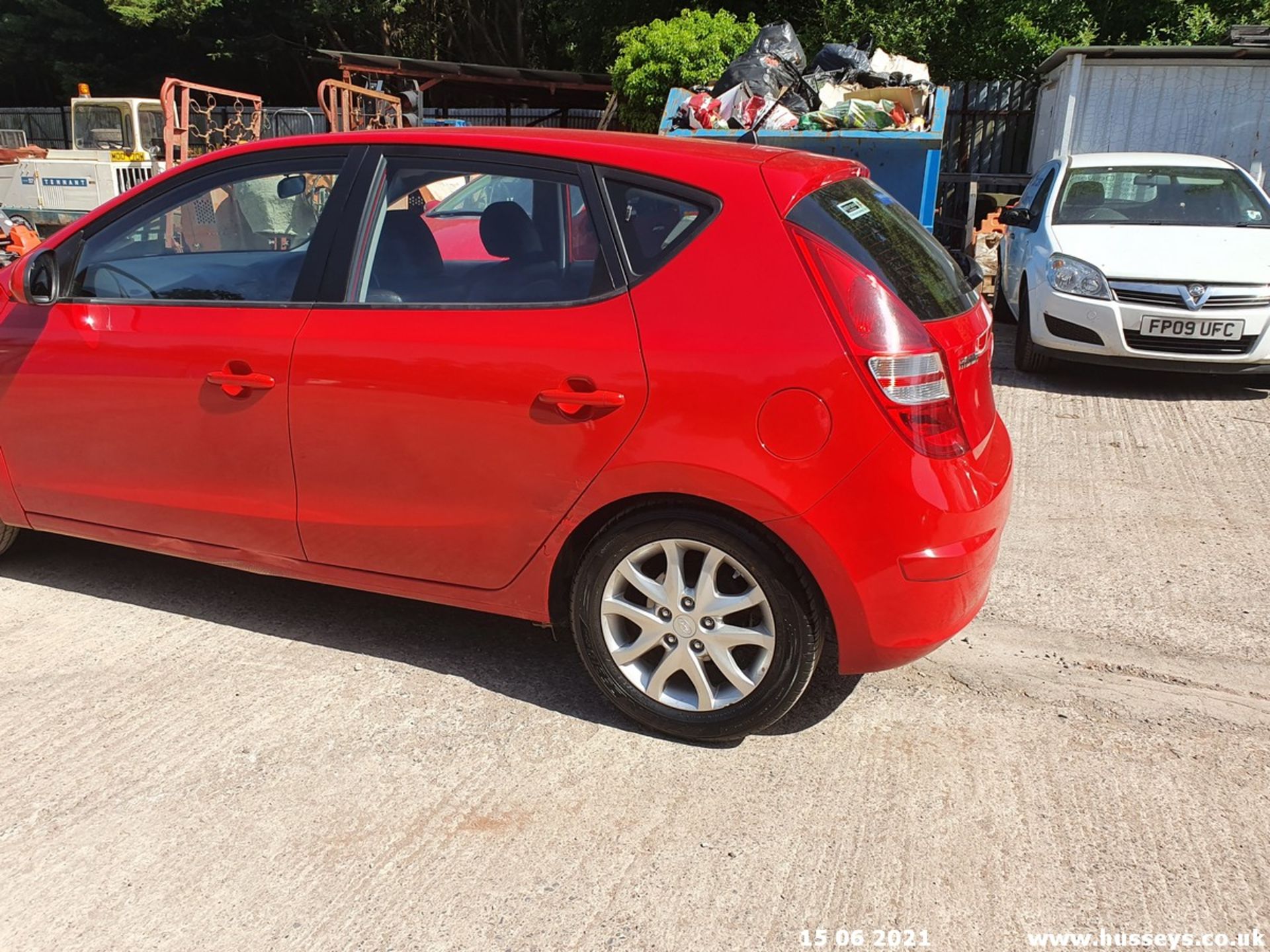 10/59 HYUNDAI I30 STYLE - 1591cc 5dr Hatchback (Red, 74k) - Image 10 of 19