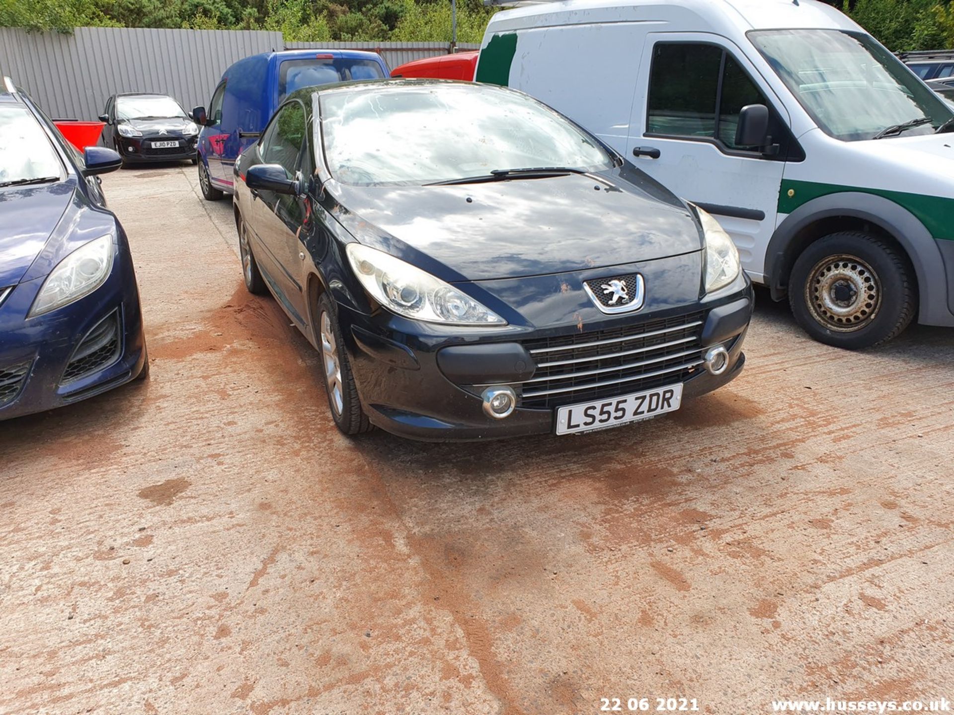 06/55 PEUGEOT 307 CC S - 1997cc 2dr Convertible (Black) - Image 5 of 12