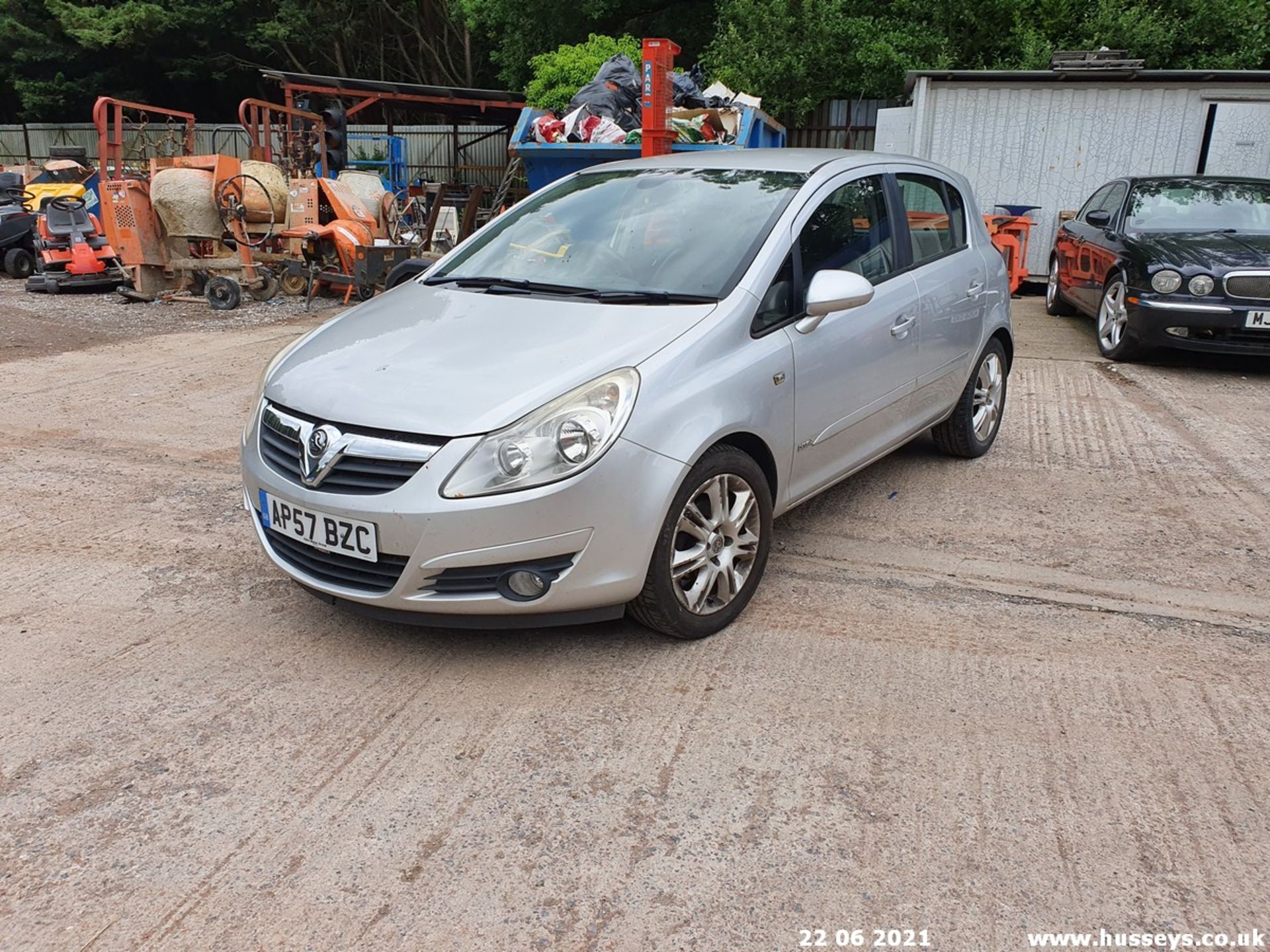 07/57 VAUXHALL CORSA DESIGN - 1364cc 5dr Hatchback (Silver) - Image 3 of 15