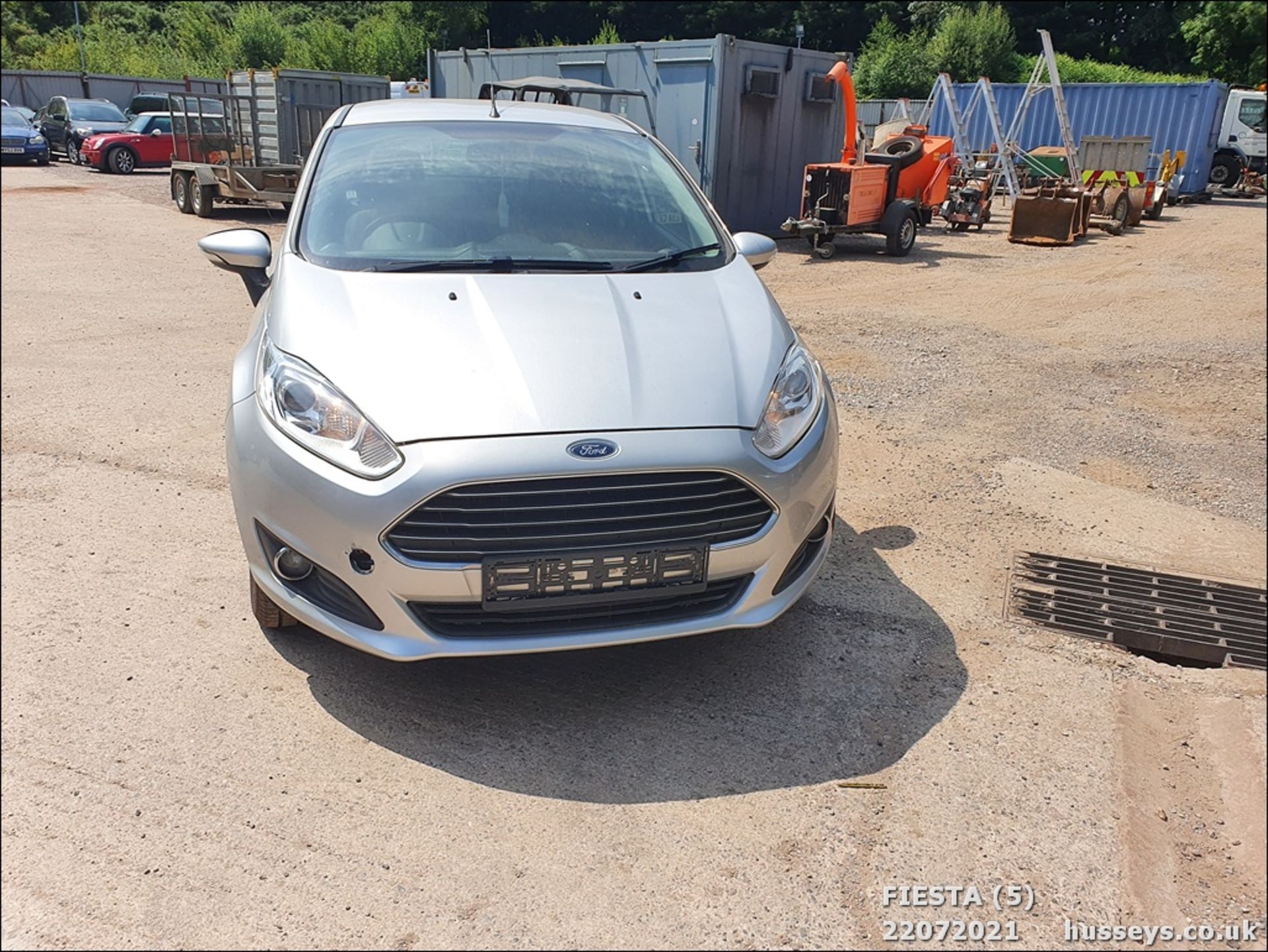 13/63 FORD FIESTA ZETEC - 998cc 5dr Hatchback (Silver, 85k) - Image 6 of 21